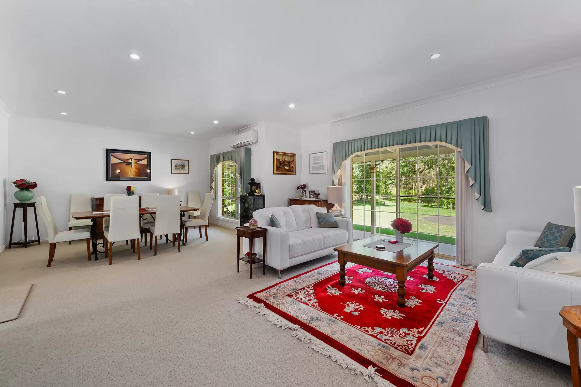 166 Warriewood Street, Chandler Sold by  - image 1
