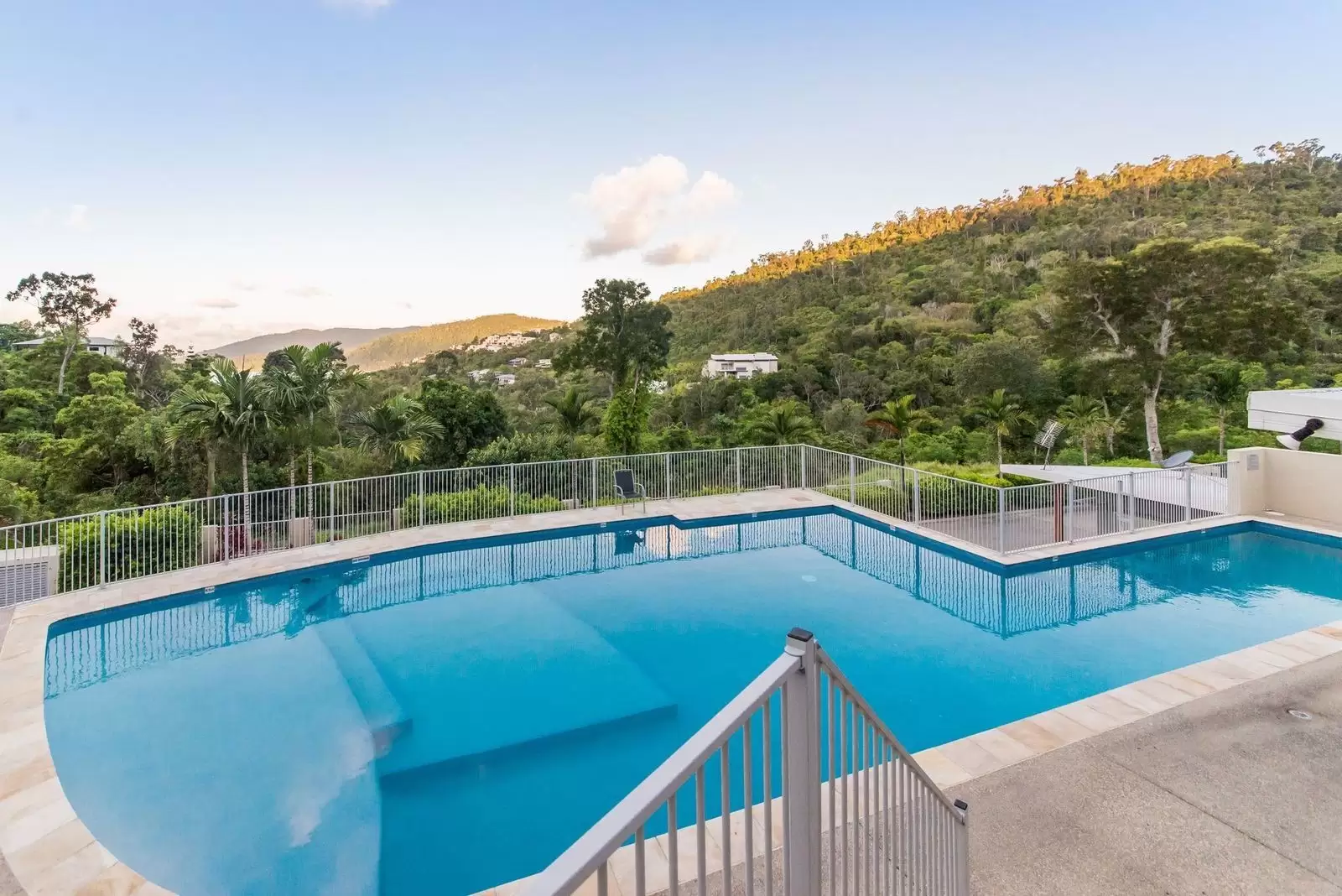 27/15 Flame Tree Court, Airlie Beach Sold by Queensland Sotheby's International Realty - image 1