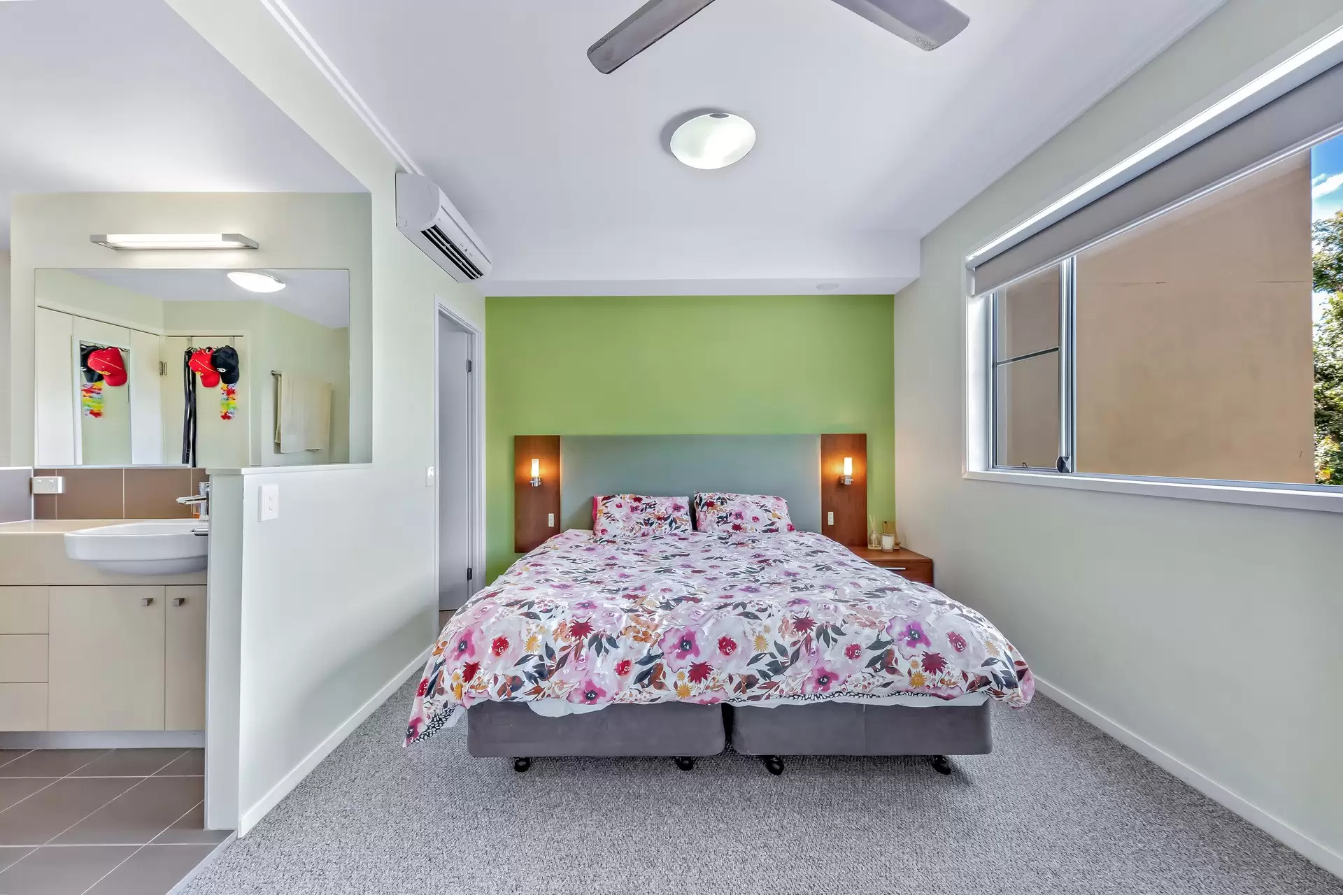 27/15 Flame Tree Court, Airlie Beach Sold by Queensland Sotheby's International Realty - image 1
