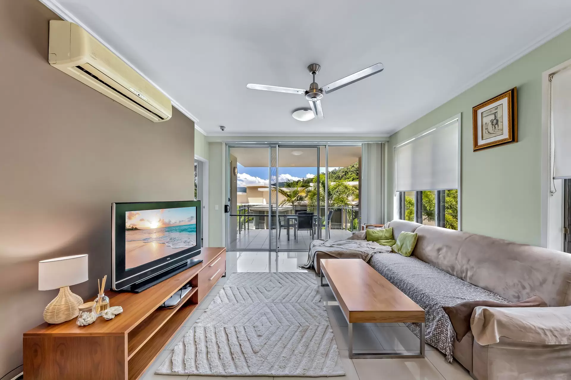 27/15 Flame Tree Court, Airlie Beach Sold by Queensland Sotheby's International Realty - image 1