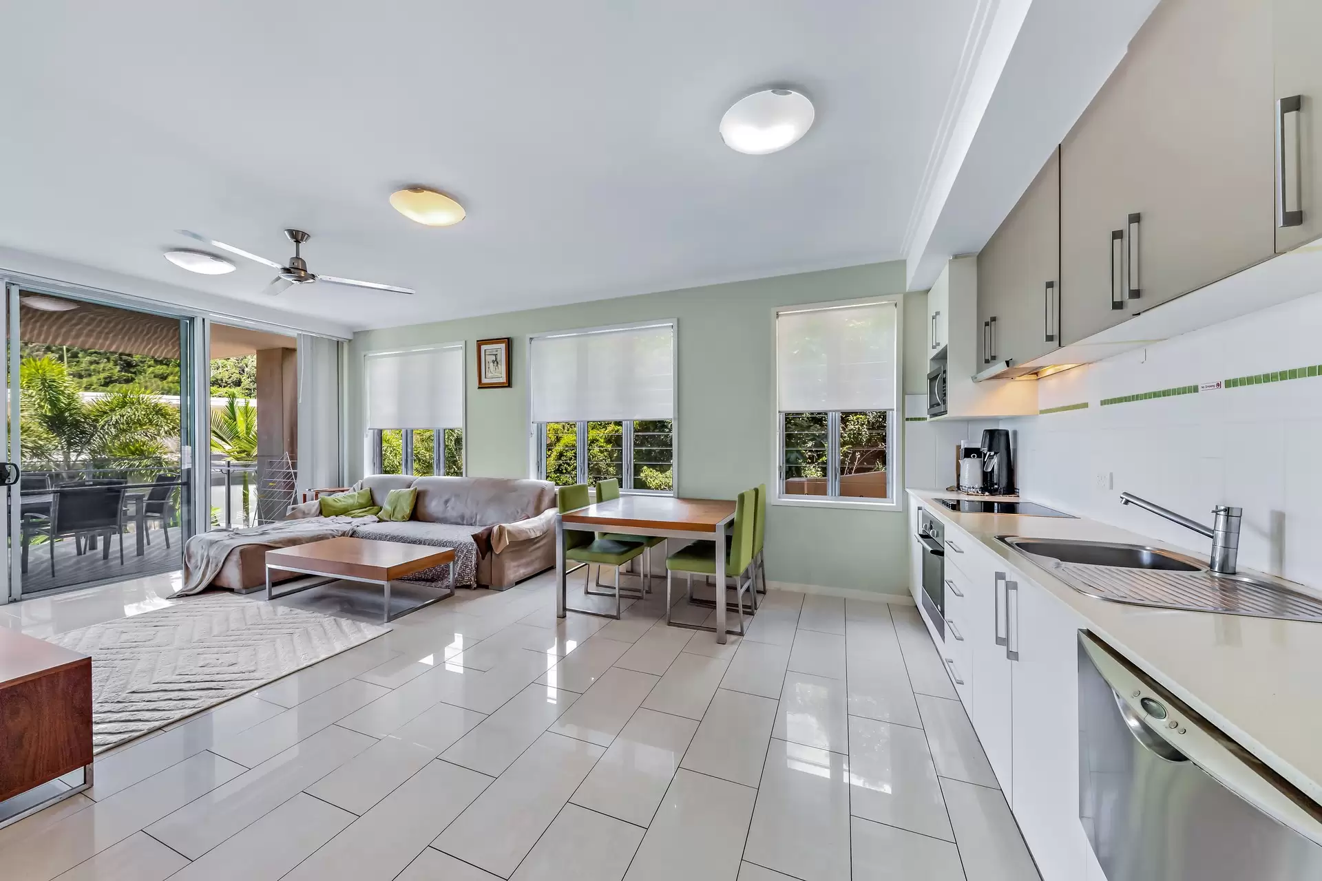 27/15 Flame Tree Court, Airlie Beach Sold by Queensland Sotheby's International Realty - image 1