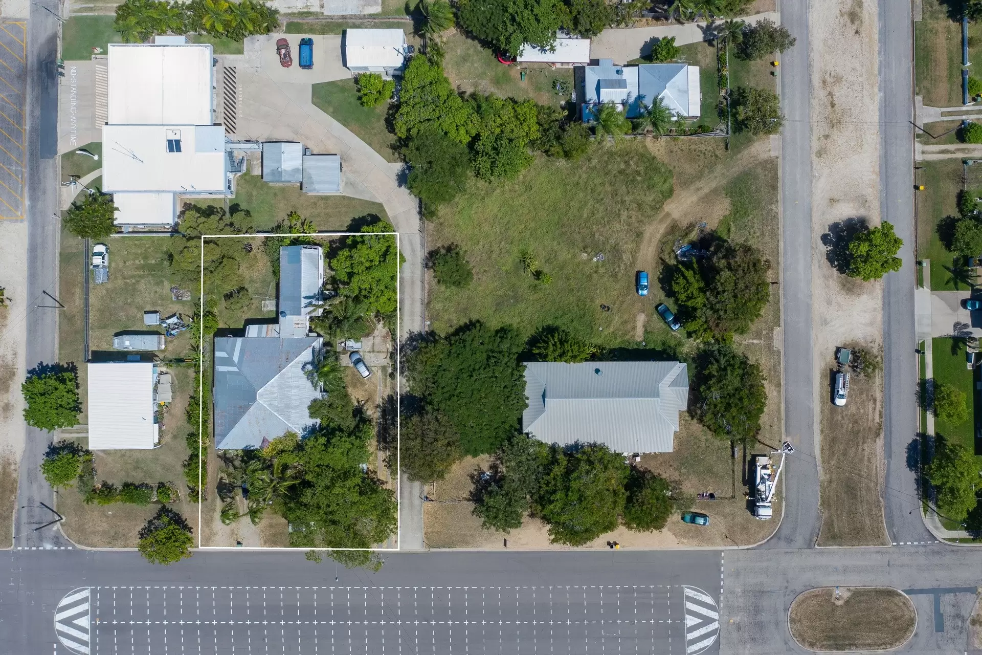 21-23 Sinclair Street, Bowen Sold by Queensland Sotheby's International Realty - image 1