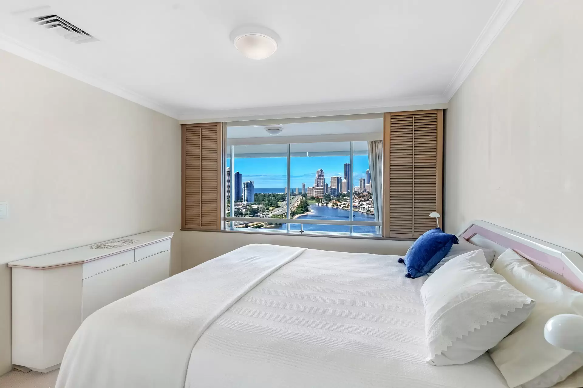 A17-4/75 Brighton Parade, Southport Sold by Queensland Sotheby's International Realty - image 1