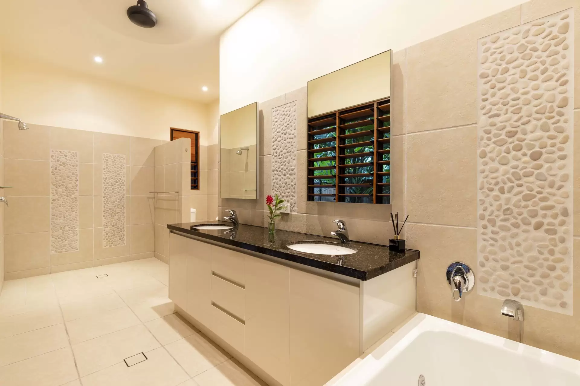 2/14-32 Barrier Street, Port Douglas Sold by Queensland Sotheby's International Realty - image 1