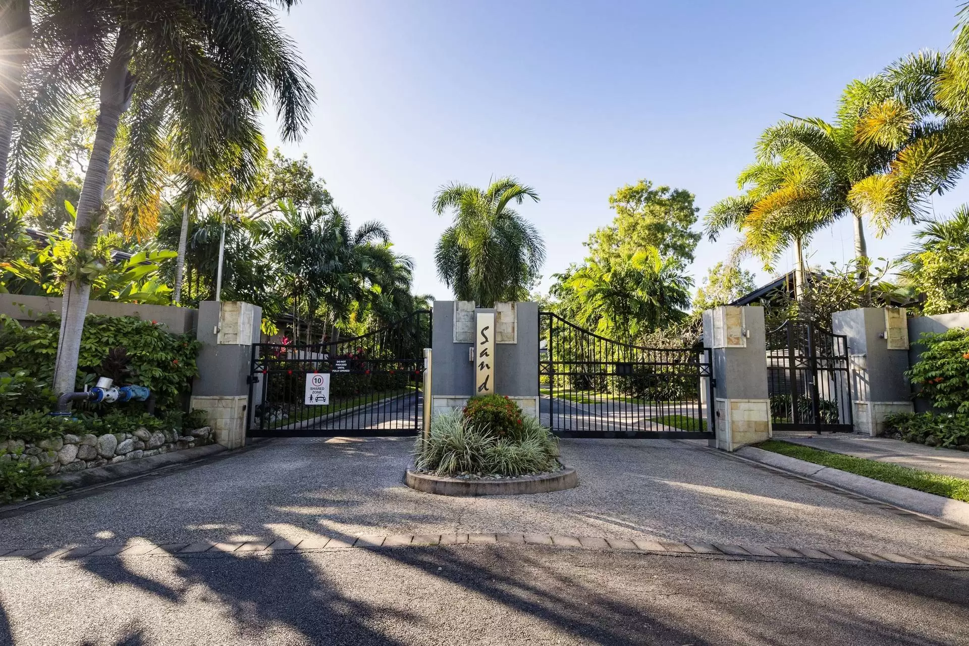 2/14-32 Barrier Street, Port Douglas Sold by Queensland Sotheby's International Realty - image 1