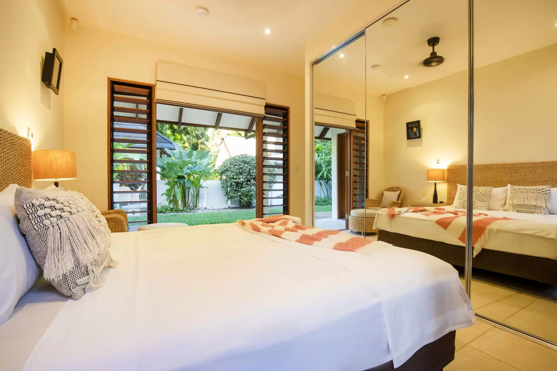 2/14-32 Barrier Street, Port Douglas Sold by Queensland Sotheby's International Realty - image 1