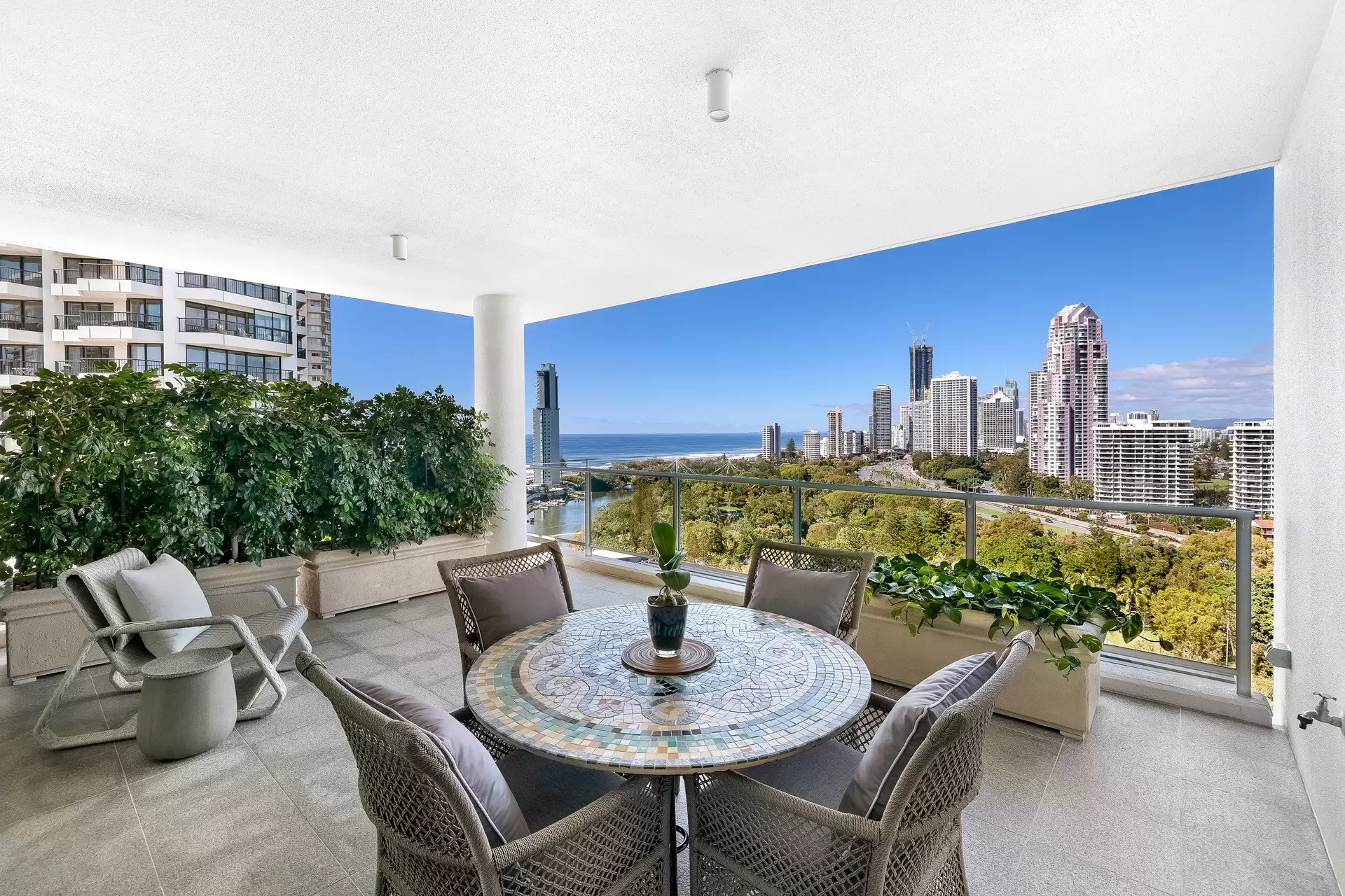 11 Hill Parade, Main Beach Sold by Queensland Sotheby's International Realty - image 1