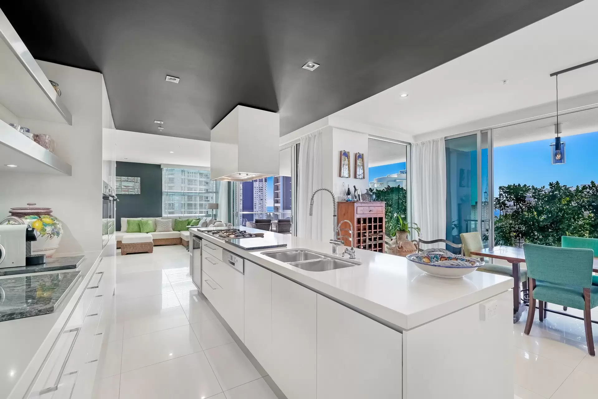 11 Hill Parade, Main Beach Sold by Queensland Sotheby's International Realty - image 1