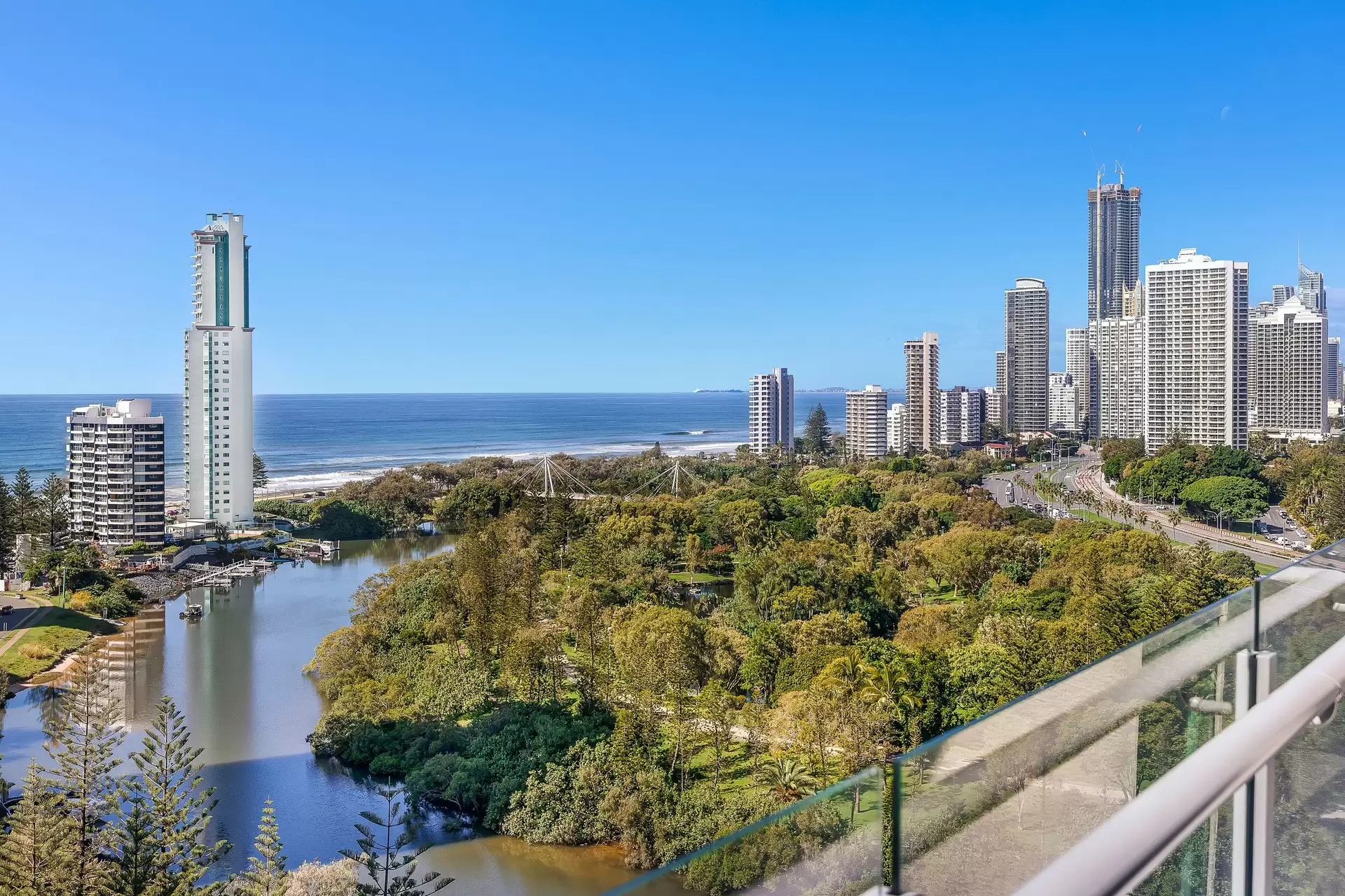 11 Hill Parade, Main Beach Sold by Queensland Sotheby's International Realty - image 1