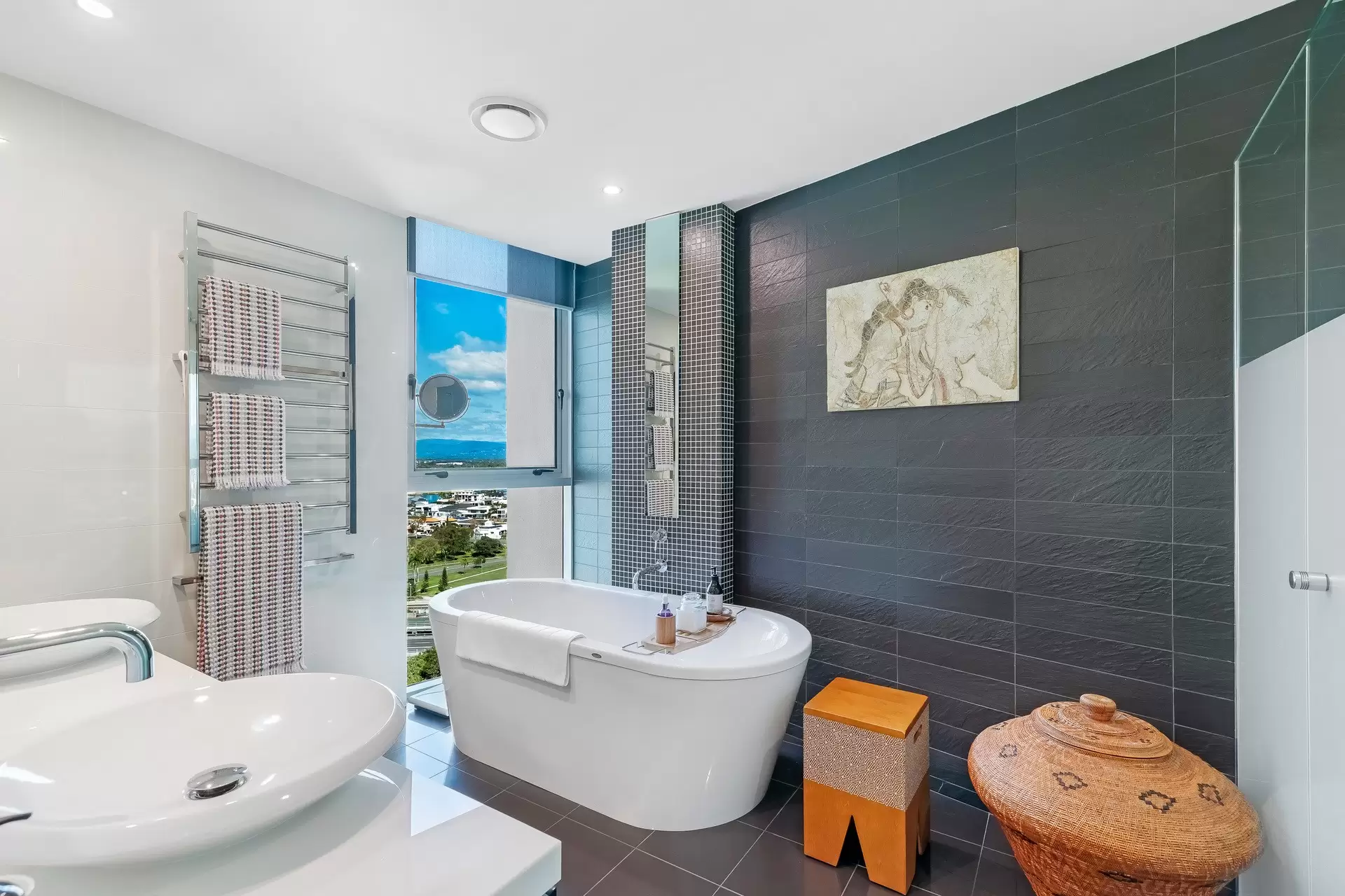 11 Hill Parade, Main Beach Sold by Queensland Sotheby's International Realty - image 1