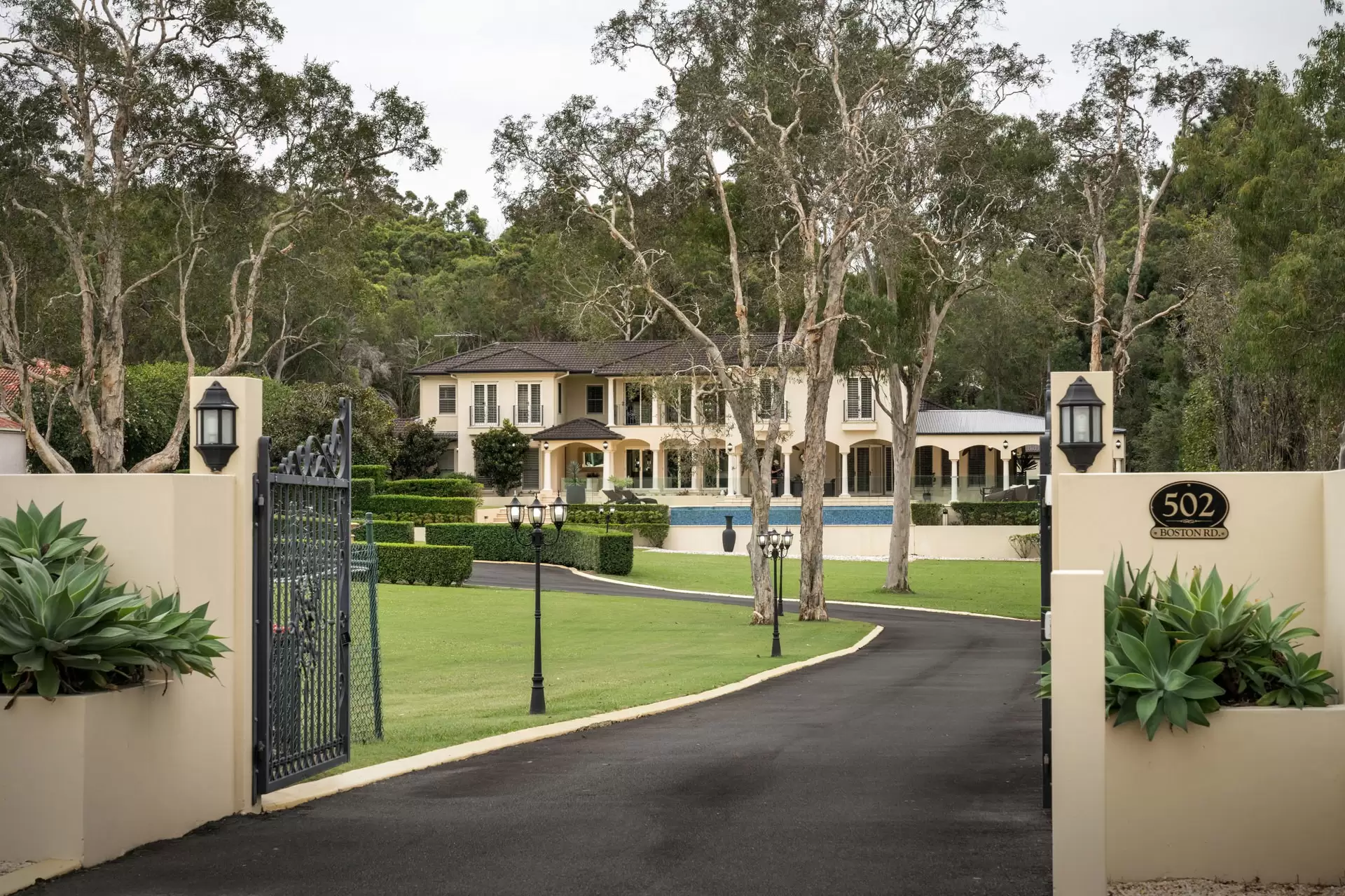 502 Boston Road, Chandler Sold by Queensland Sotheby's International Realty - image 1