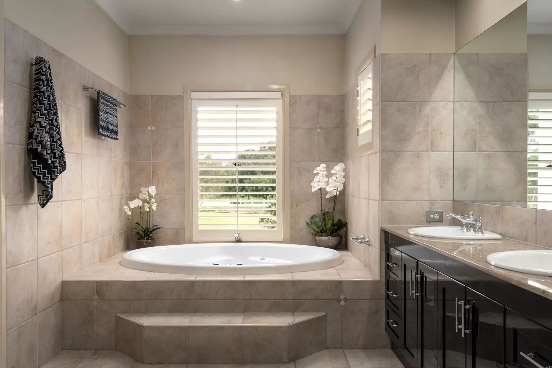 502 Boston Road, Chandler Sold by Queensland Sotheby's International Realty - image 1