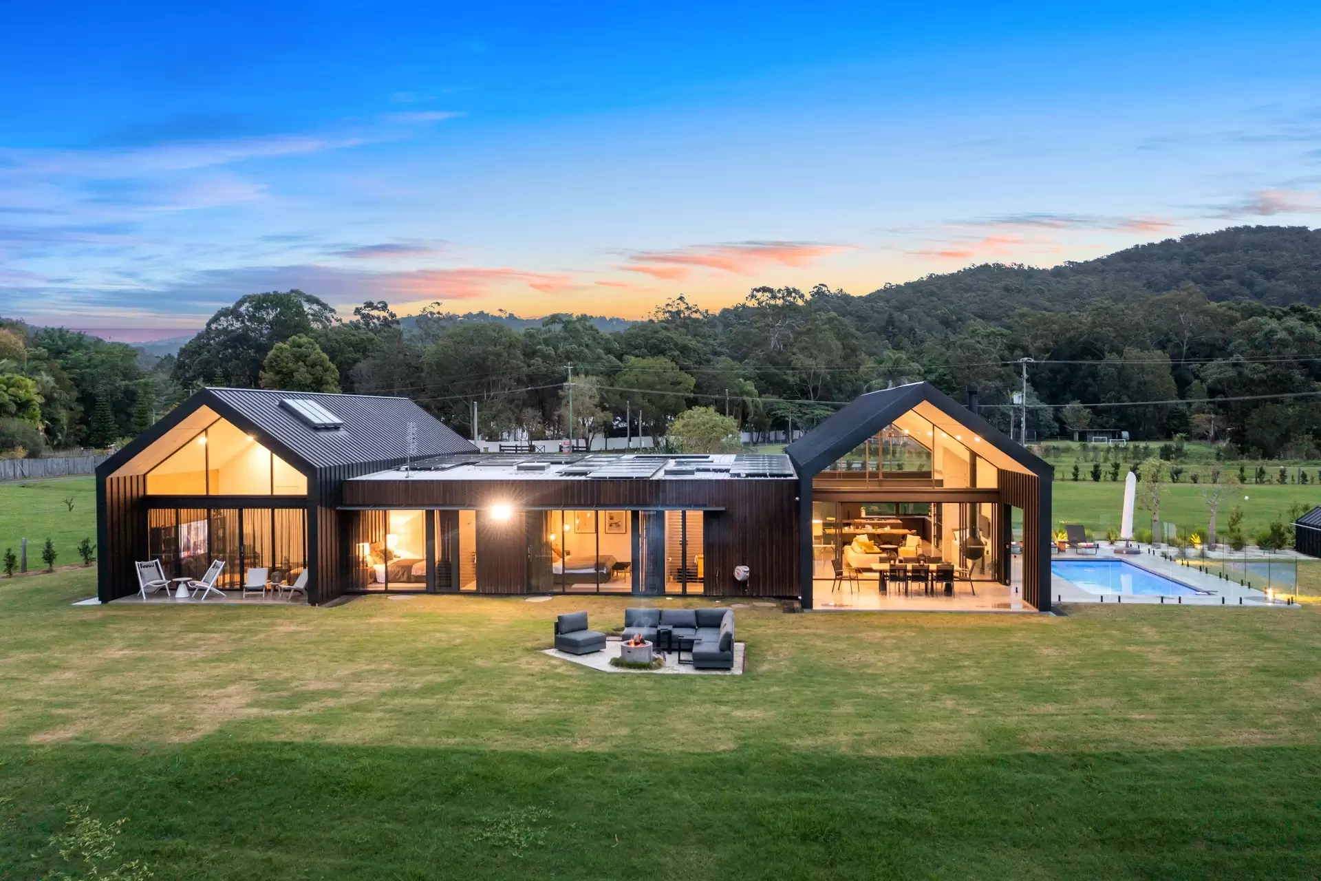 427 Tallebudgera Creek Road, Tallebudgera Valley Sold by Queensland Sotheby's International Realty - image 1