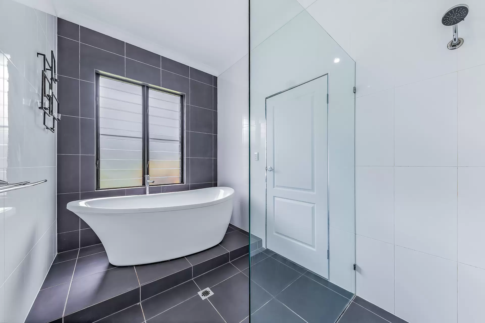 21 Mila Drive, Woodwark Sold by Queensland Sotheby's International Realty - image 1