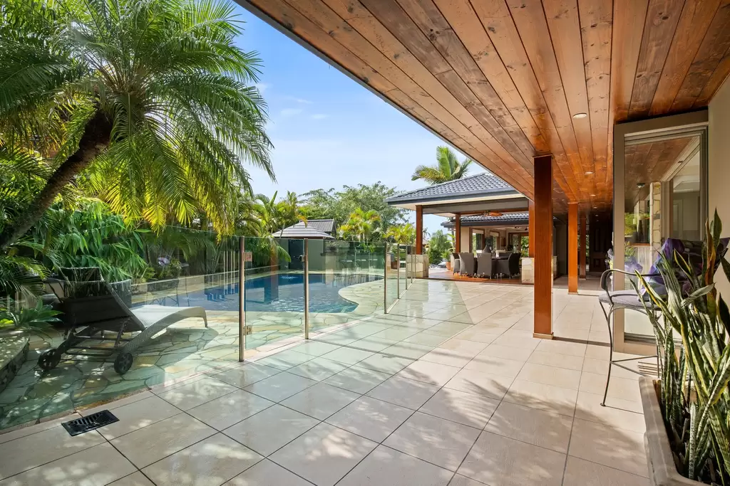 11 Gregory Drive, Carrara Sold by 