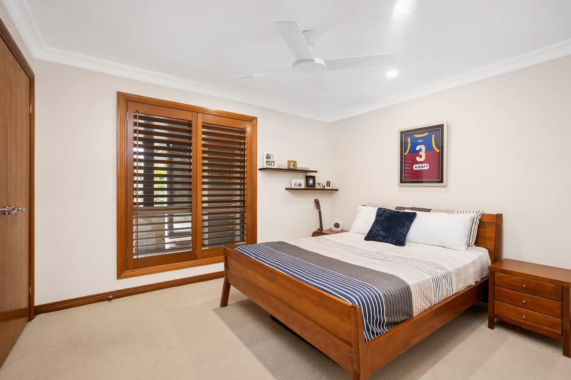 11 Gregory Drive, Carrara Sold by Queensland Sotheby's International Realty - image 1