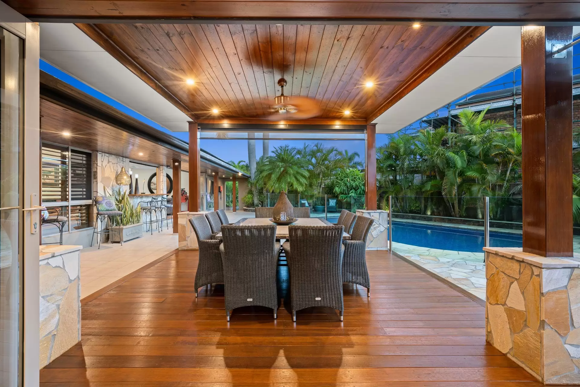 11 Gregory Drive, Carrara Sold by  - image 1