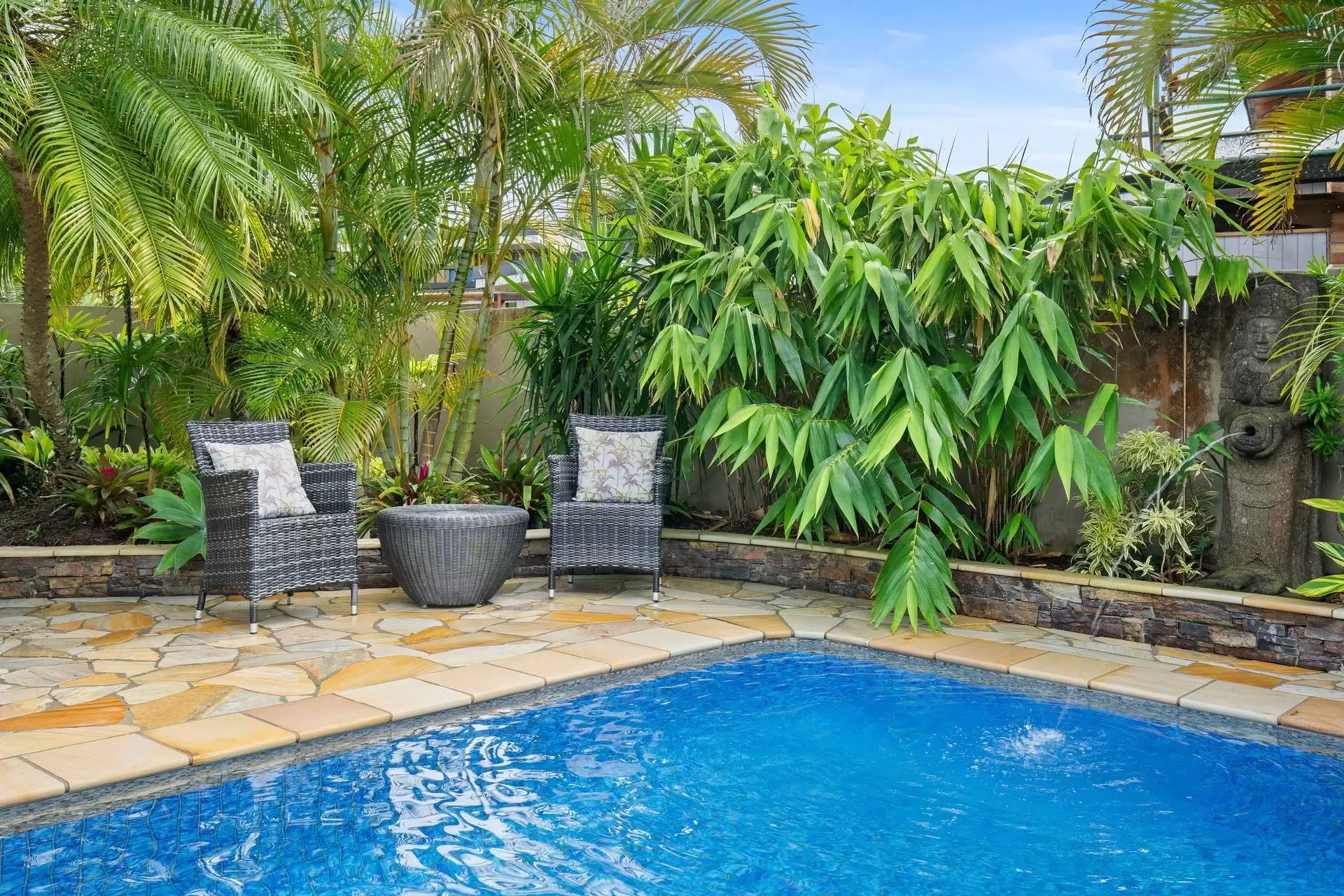 11 Gregory Drive, Carrara Sold by Queensland Sotheby's International Realty - image 1
