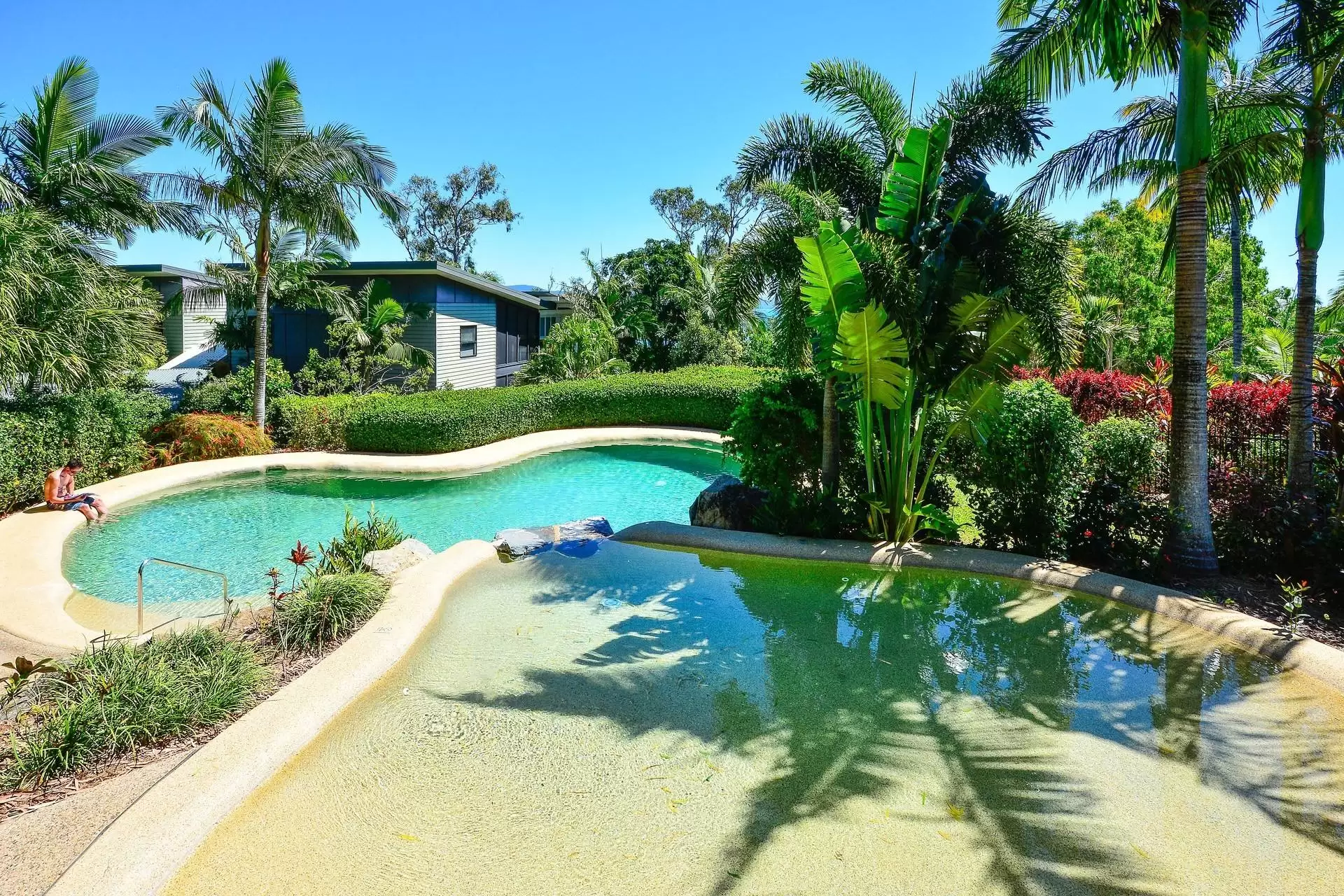 1/6 Banksia Court, Hamilton Island Sold by Queensland Sotheby's International Realty - image 1