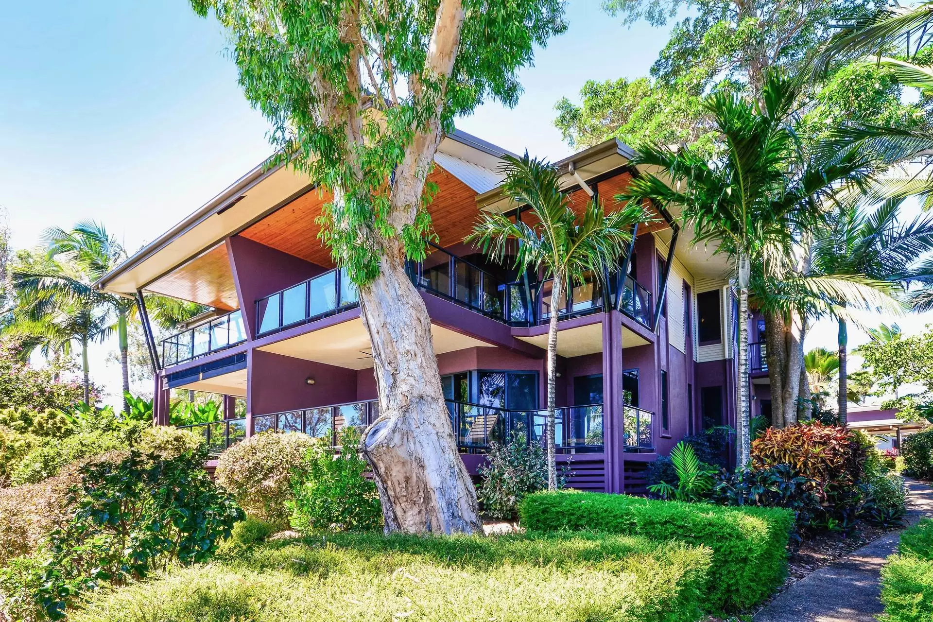 1/6 Banksia Court, Hamilton Island Sold by Queensland Sotheby's International Realty - image 1