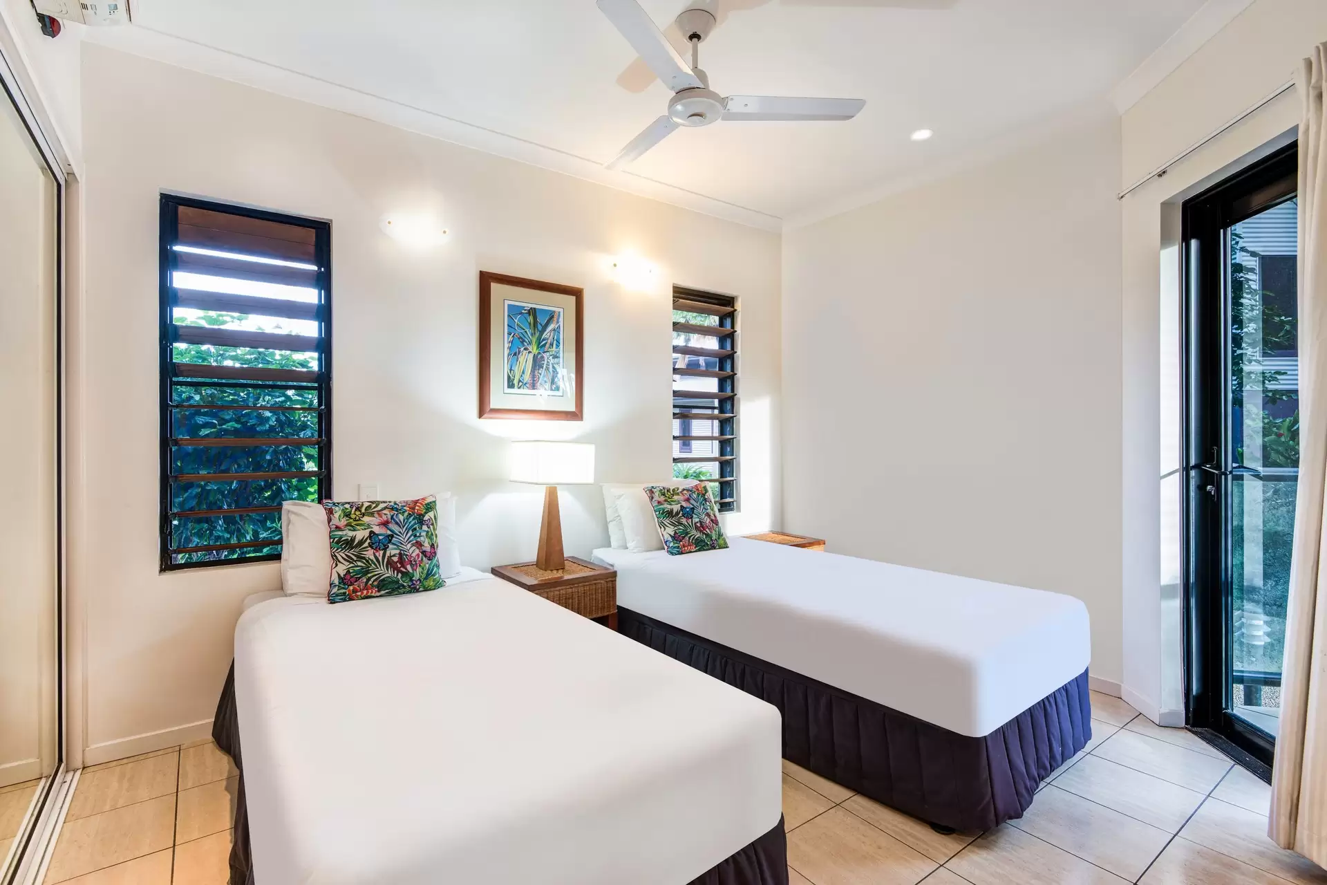 1/6 Banksia Court, Hamilton Island Sold by Queensland Sotheby's International Realty - image 1