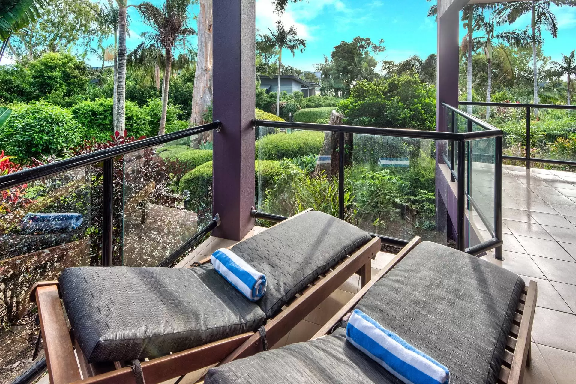 1/6 Banksia Court, Hamilton Island Sold by Queensland Sotheby's International Realty - image 1