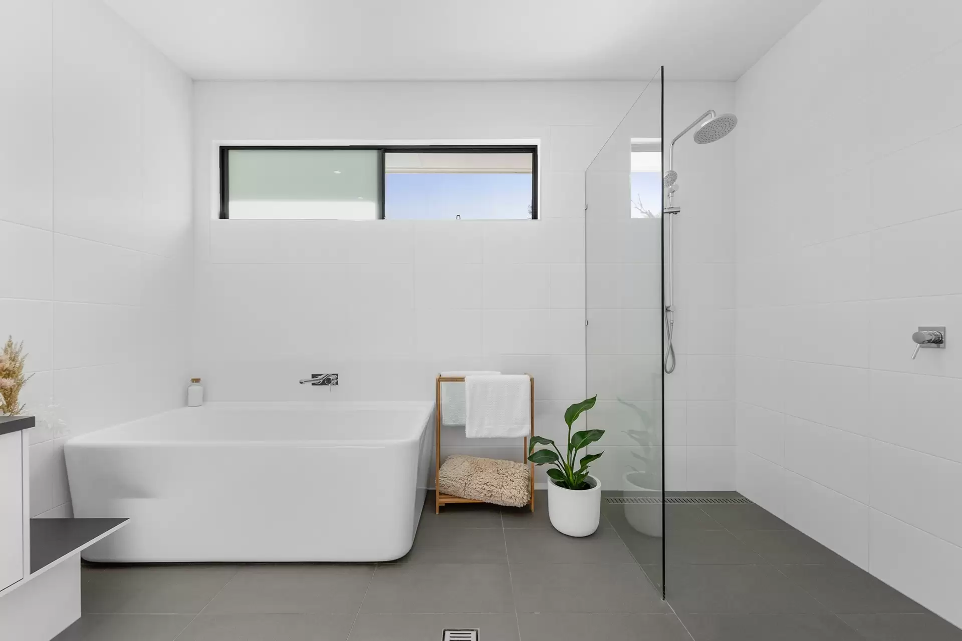 34 Matong Street, Hendra Sold by Queensland Sotheby's International Realty - image 1