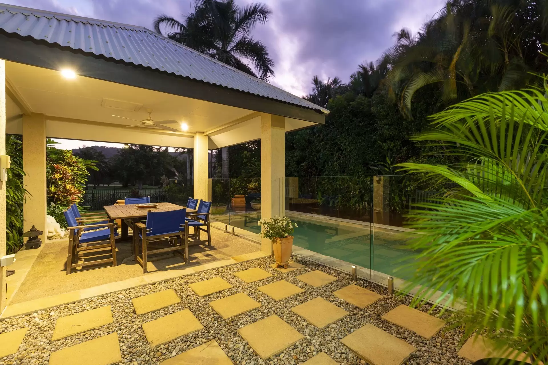 1/11-17 St Crispins Avenue, Port Douglas Sold by  - image 1