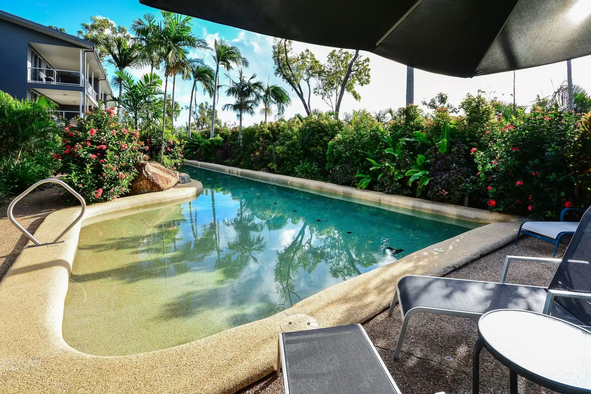 8/2 Banksia Court, Hamilton Island Sold by Queensland Sotheby's International Realty - image 1