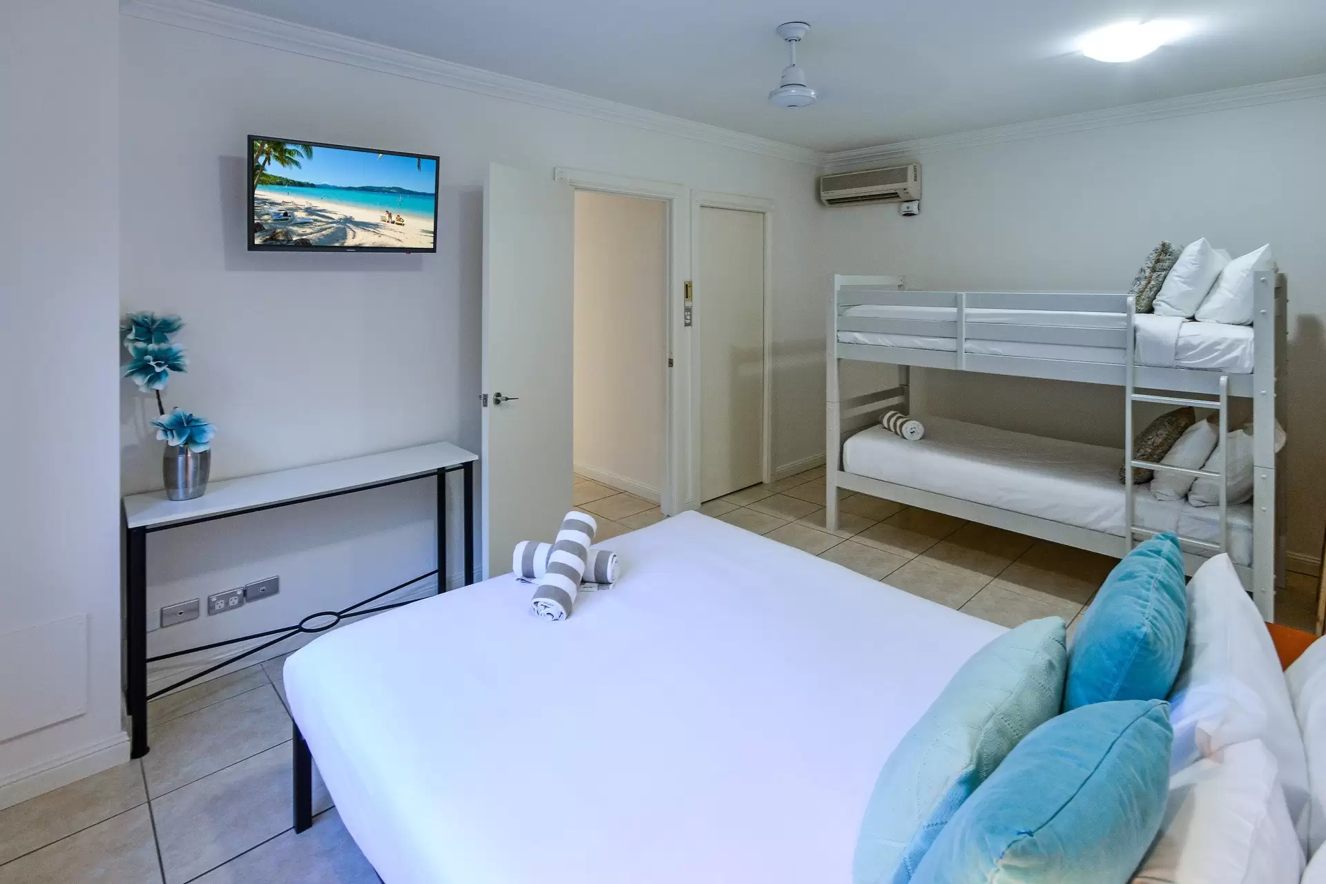8/2 Banksia Court, Hamilton Island Sold by Queensland Sotheby's International Realty - image 1