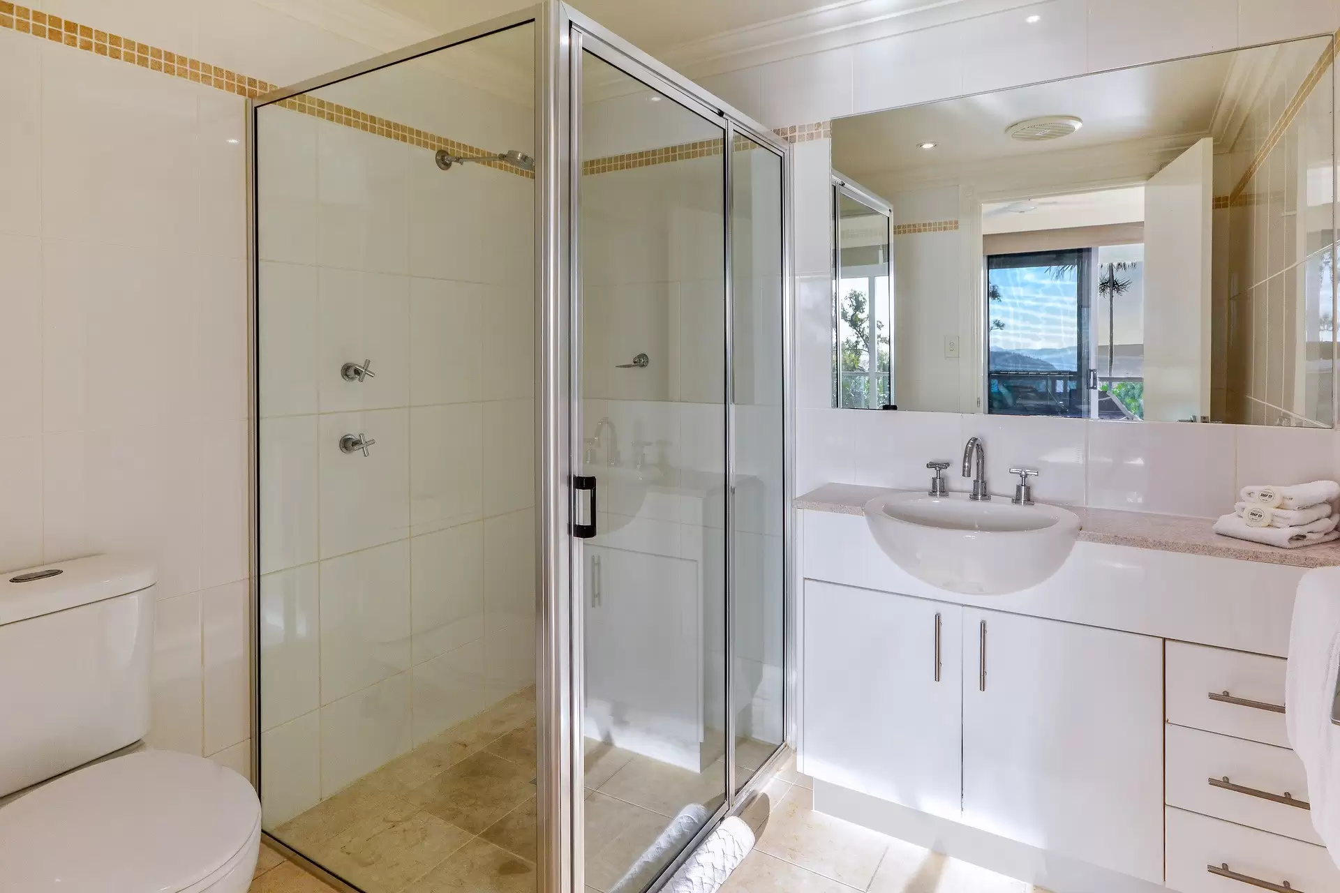 8/2 Banksia Court, Hamilton Island Sold by Queensland Sotheby's International Realty - image 1