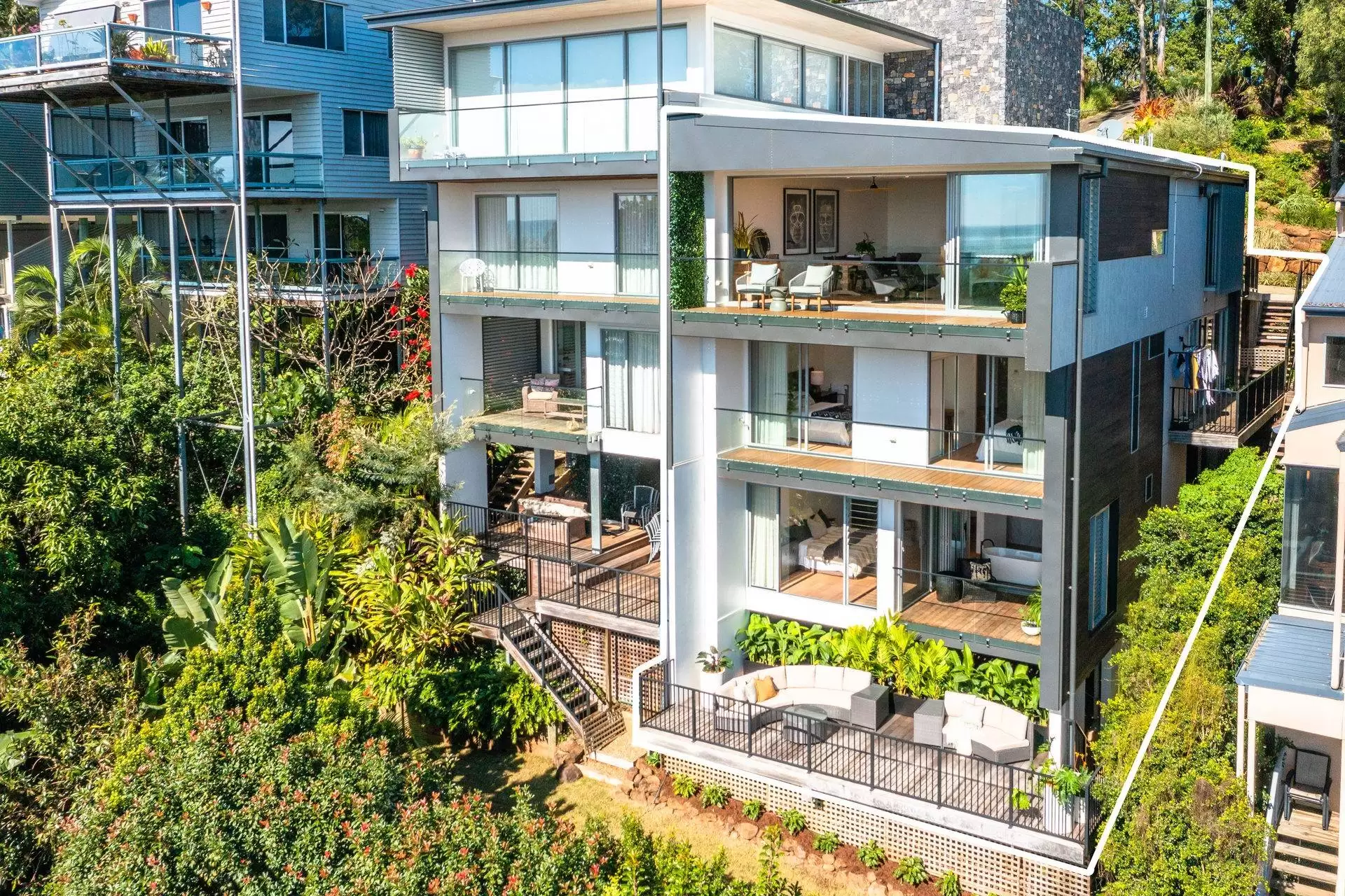 129 George Street, Burleigh Heads Sold by Queensland Sotheby's International Realty - image 1