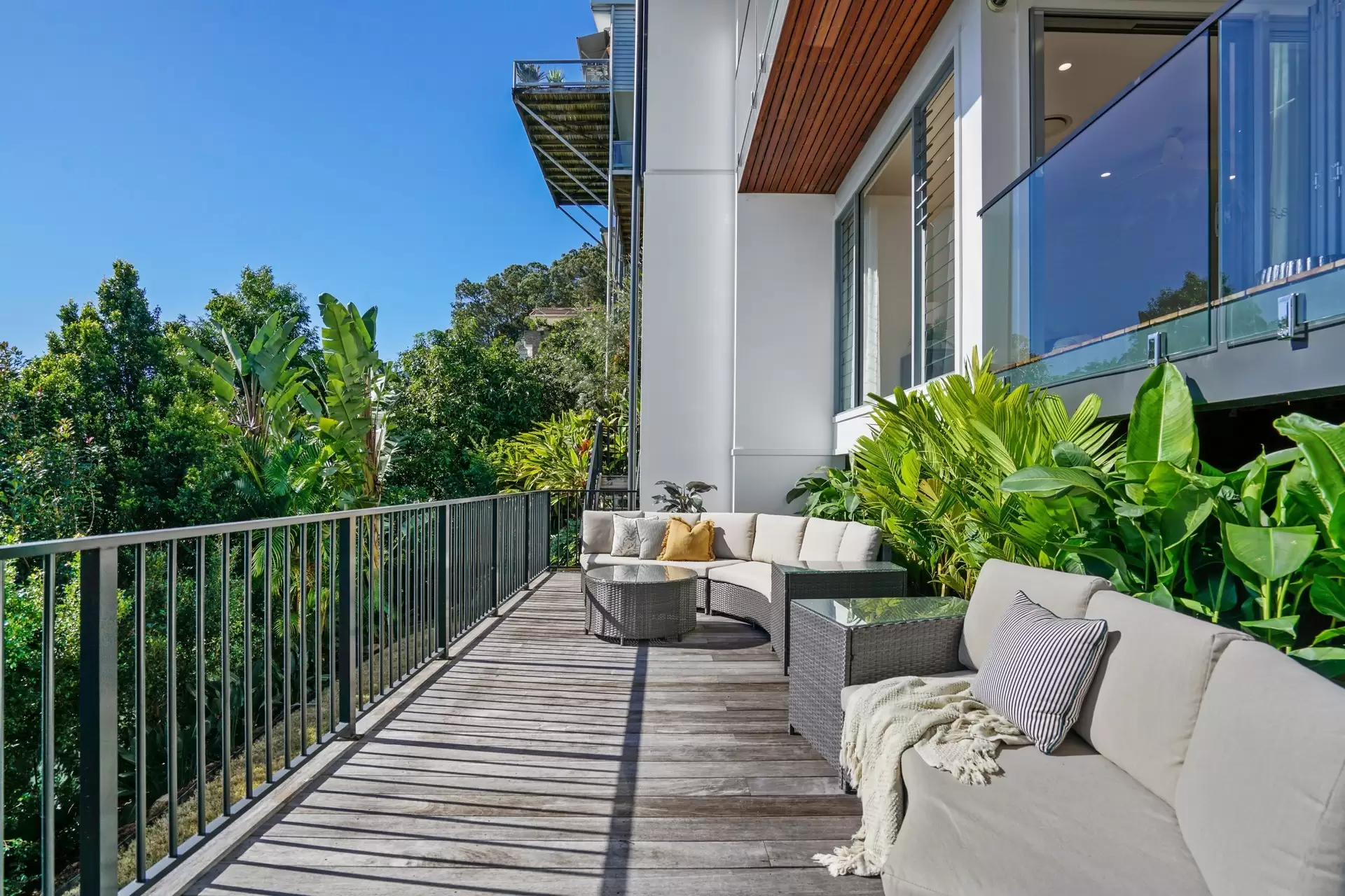 129 George Street, Burleigh Heads Sold by Queensland Sotheby's International Realty - image 1