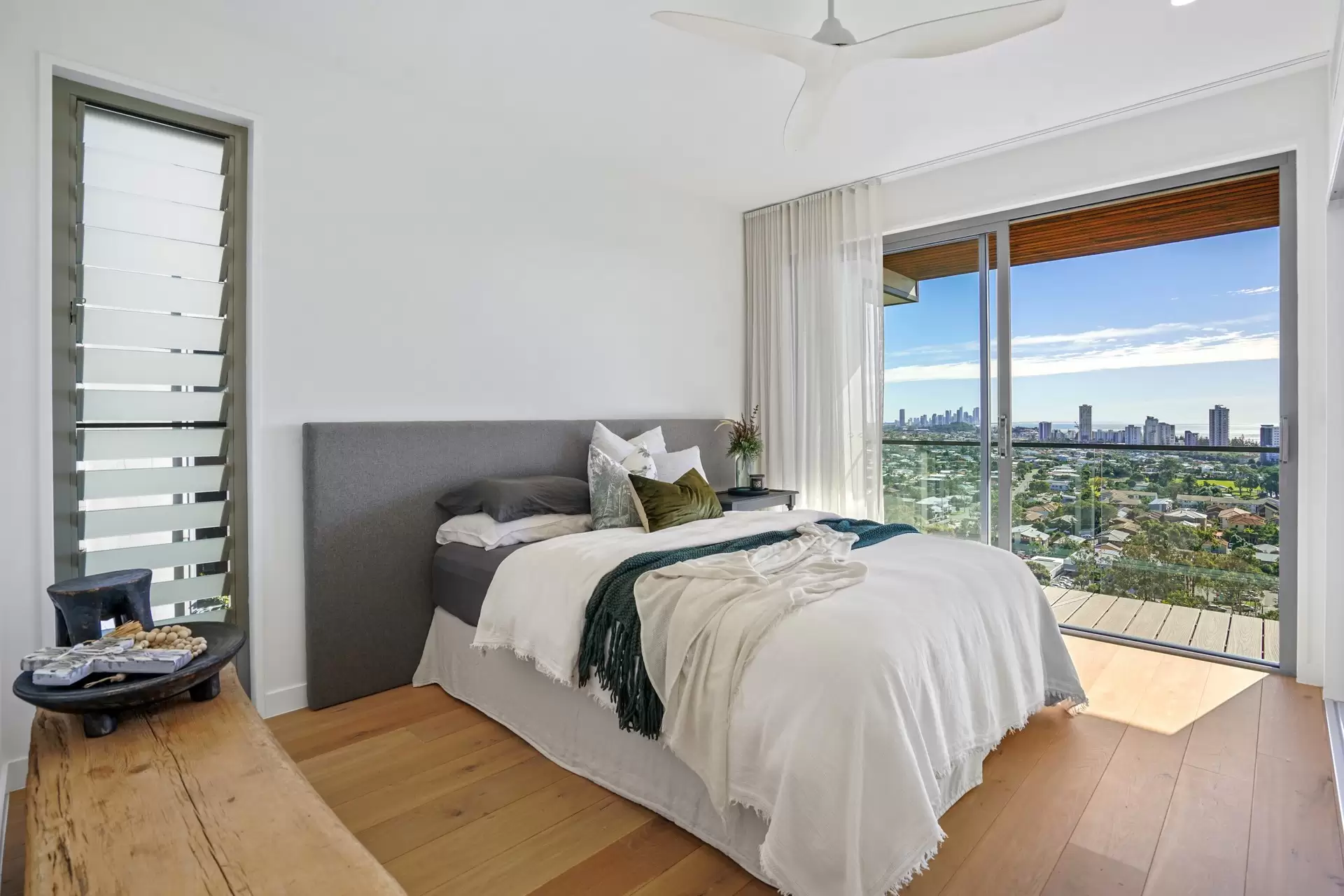 129 George Street, Burleigh Heads Sold by Queensland Sotheby's International Realty - image 1