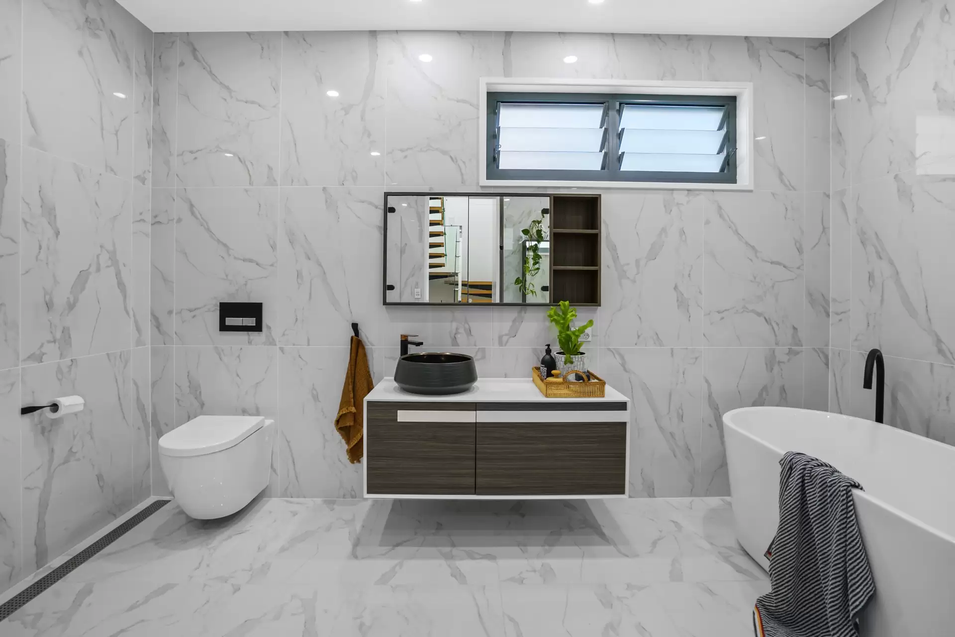 129 George Street, Burleigh Heads Sold by Queensland Sotheby's International Realty - image 1