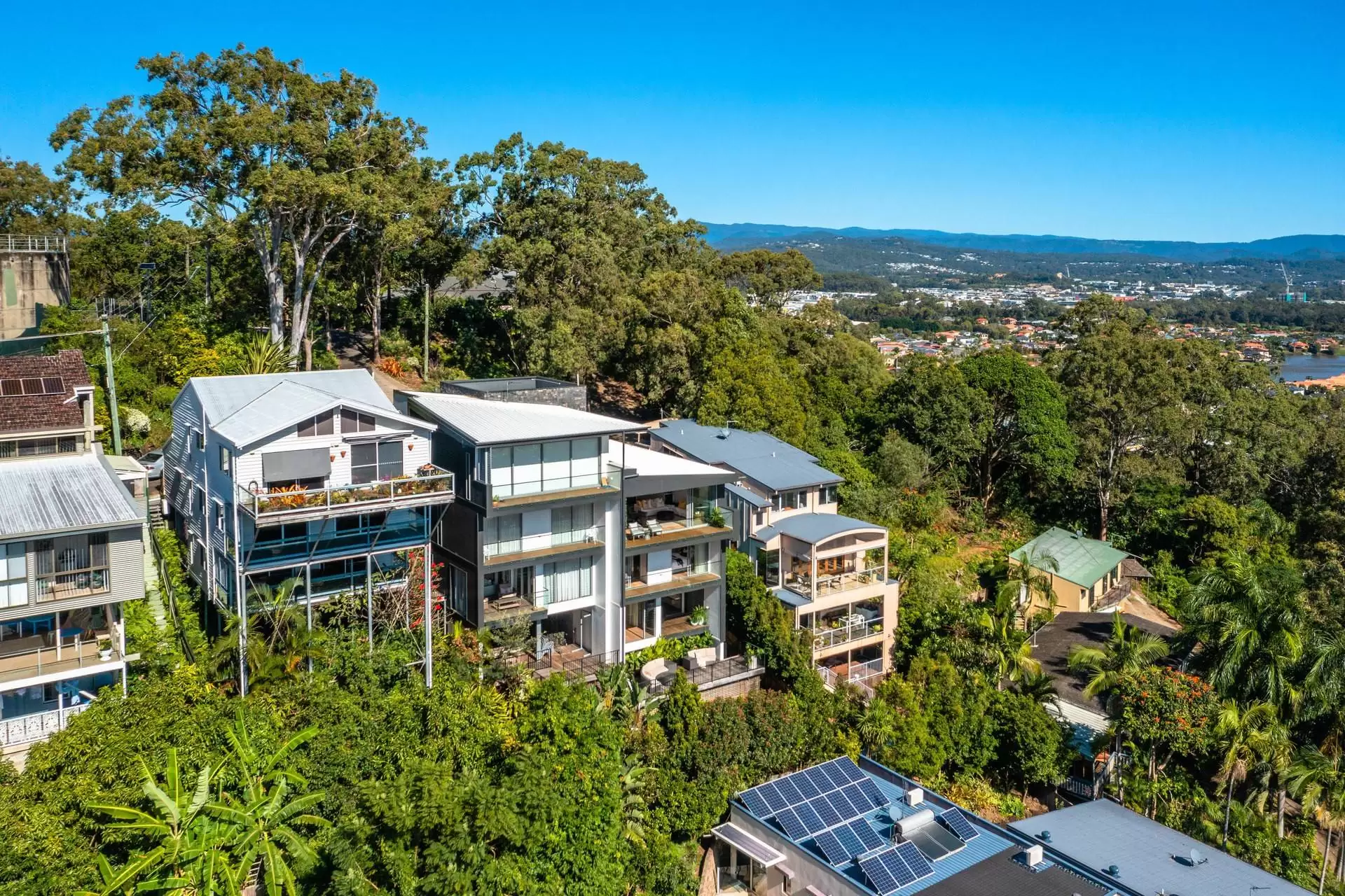 129 George Street, Burleigh Heads Sold by Queensland Sotheby's International Realty - image 1