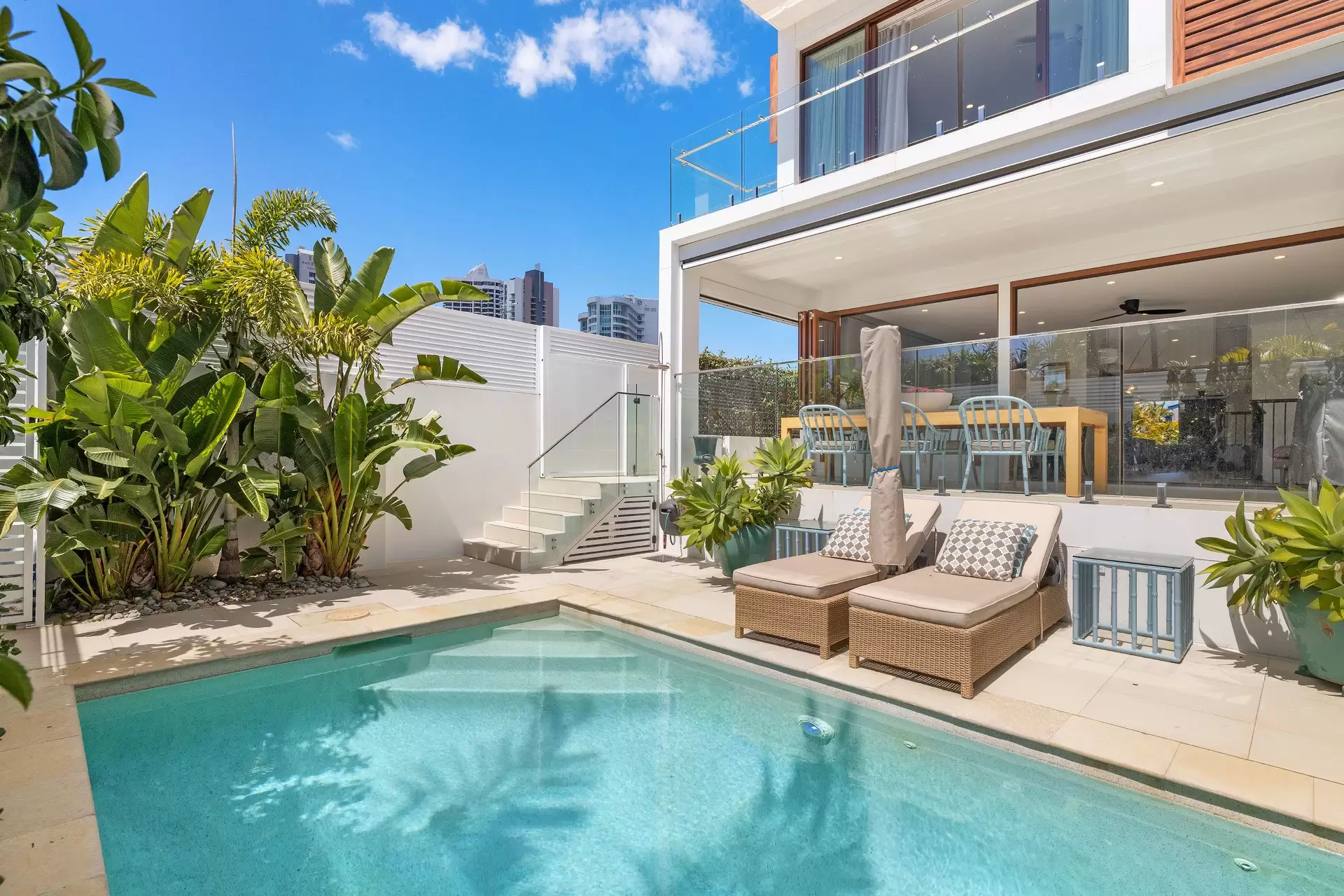 2/53 Cronin Avenue, Main Beach Sold by Queensland Sotheby's International Realty - image 1