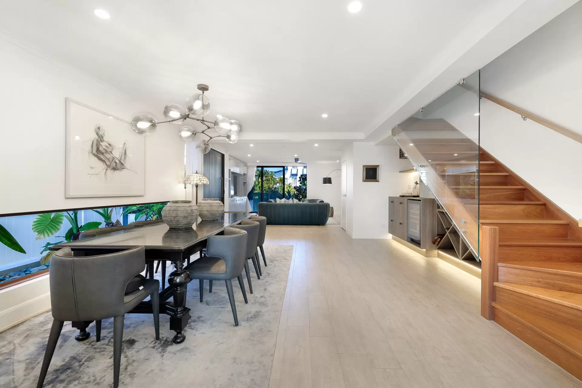 2/53 Cronin Avenue, Main Beach Sold by Queensland Sotheby's International Realty - image 1