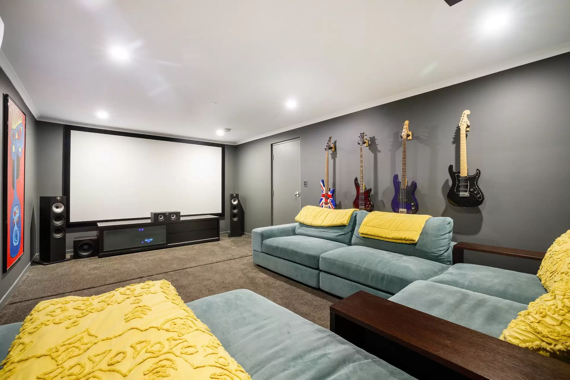 2/53 Cronin Avenue, Main Beach Sold by Queensland Sotheby's International Realty - image 1
