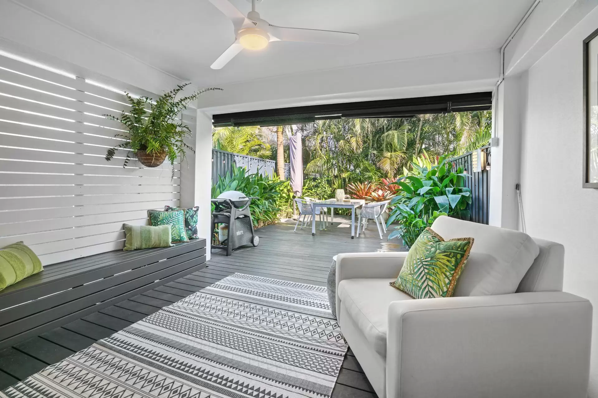 1/90 Nobby Parade, Miami Sold by Queensland Sotheby's International Realty - image 1
