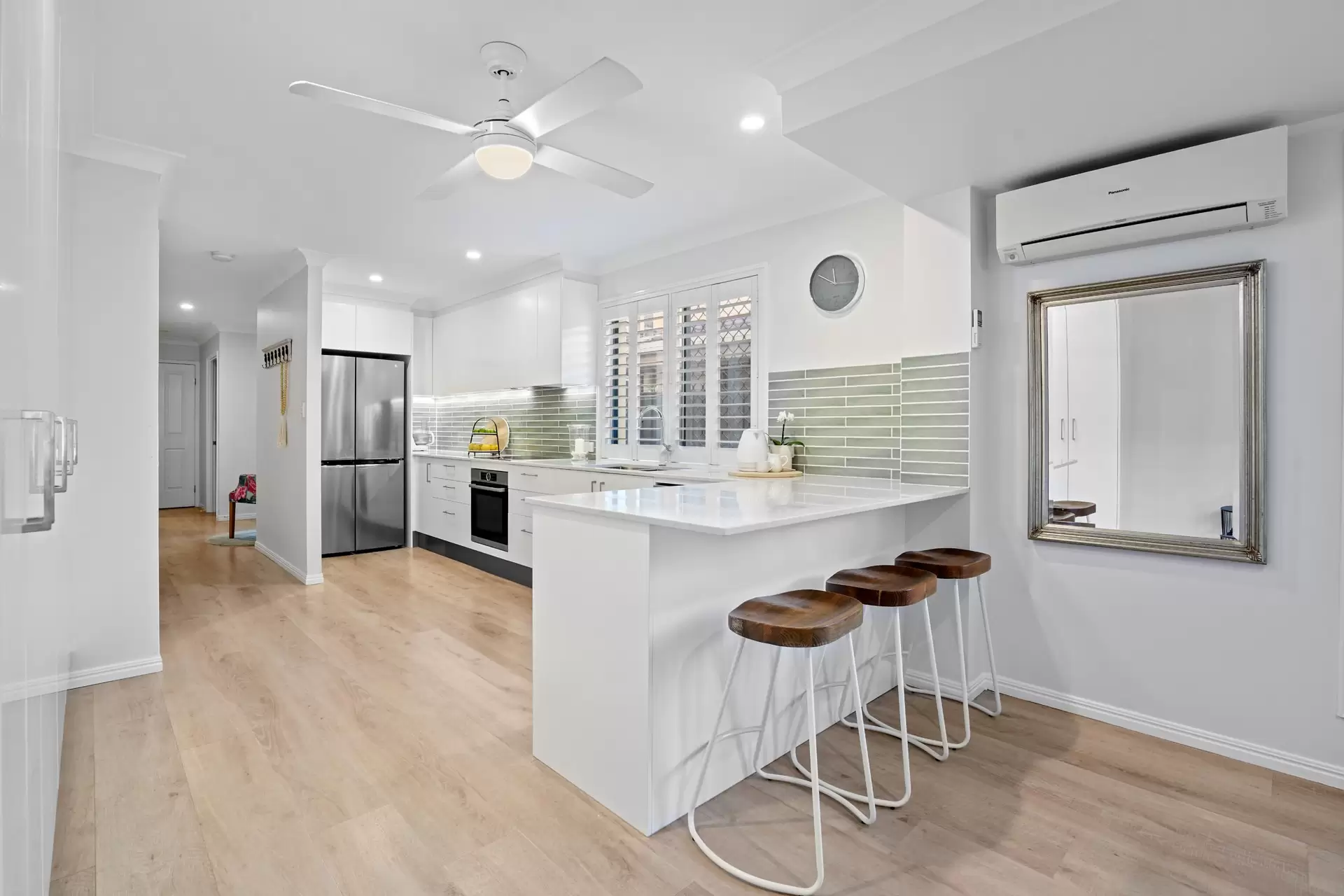 1/90 Nobby Parade, Miami Sold by Queensland Sotheby's International Realty - image 1