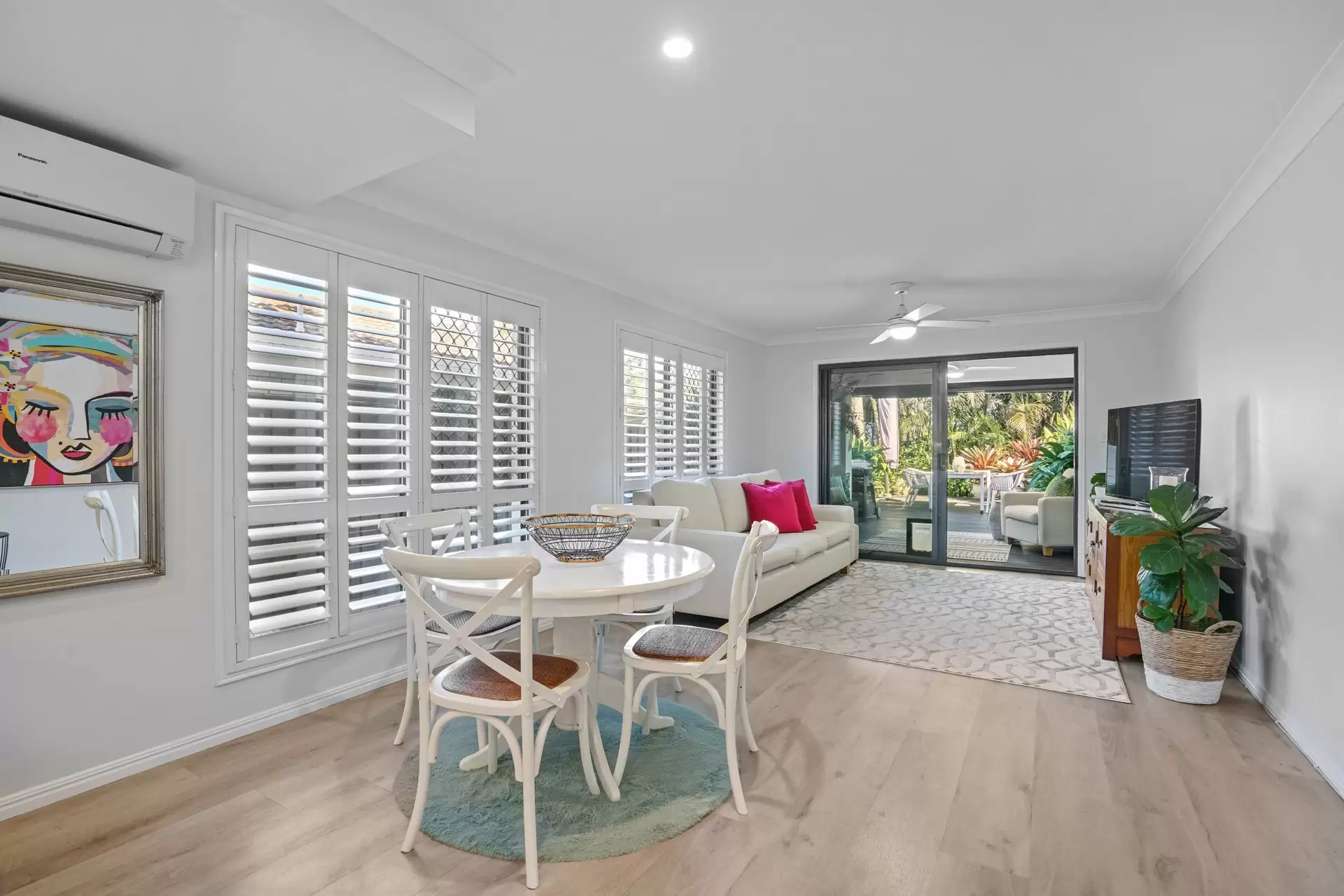 1/90 Nobby Parade, Miami Sold by Queensland Sotheby's International Realty - image 1