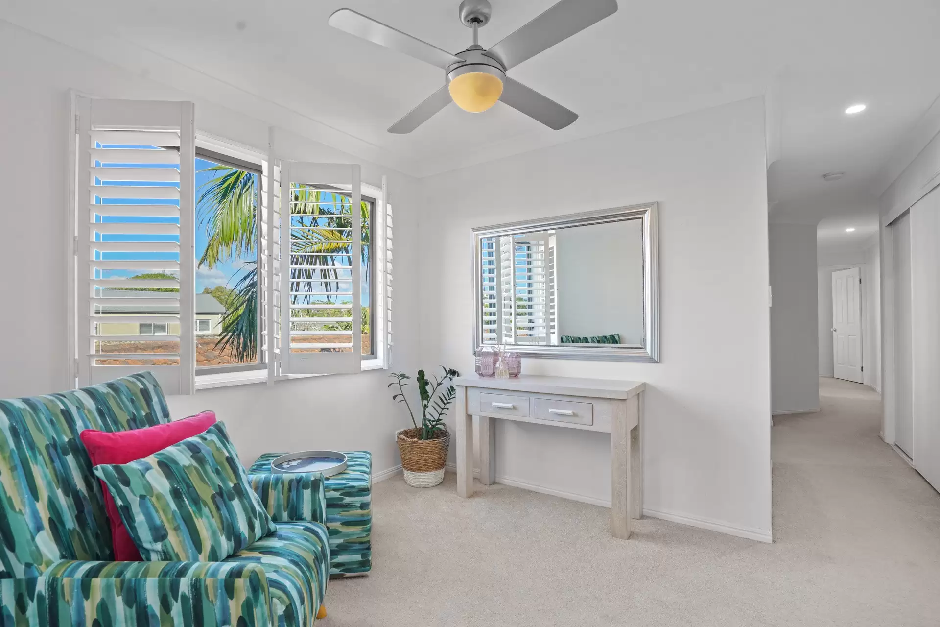 1/90 Nobby Parade, Miami Sold by Queensland Sotheby's International Realty - image 1