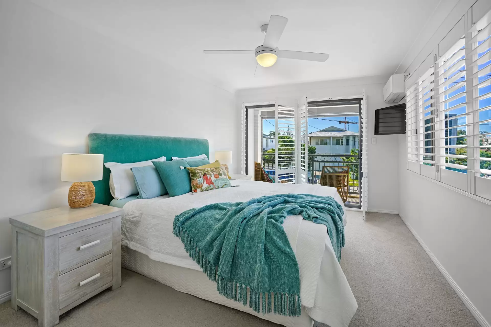 1/90 Nobby Parade, Miami Sold by Queensland Sotheby's International Realty - image 1