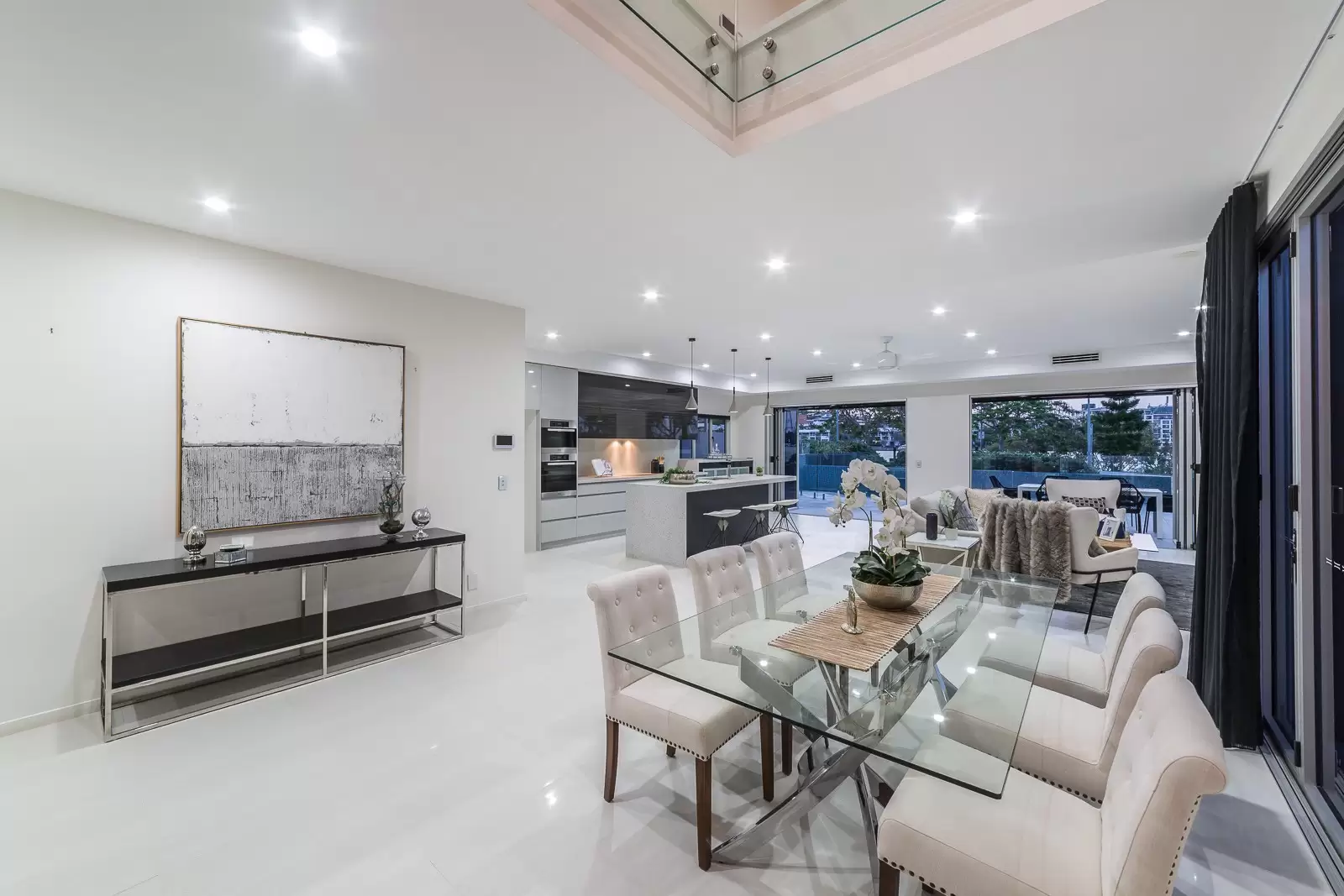 15 Waterline Crescent, Bulimba Sold by Queensland Sotheby's International Realty - image 1