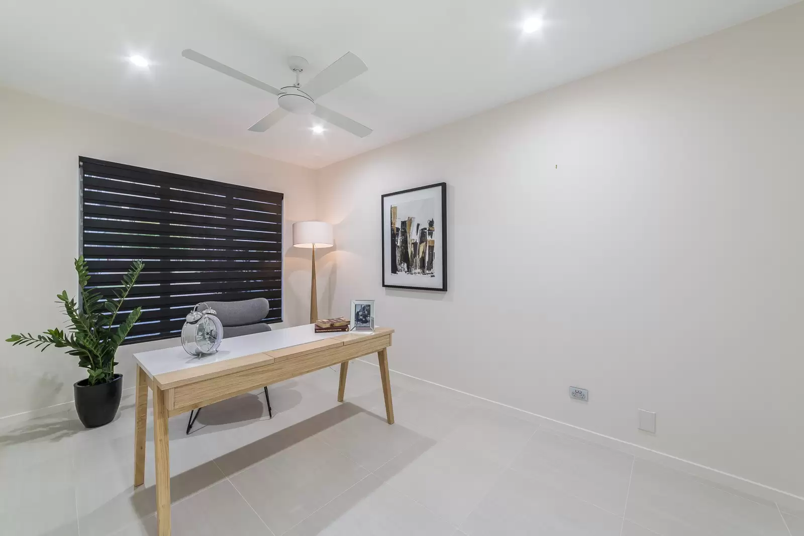 15 Waterline Crescent, Bulimba Sold by Queensland Sotheby's International Realty - image 1