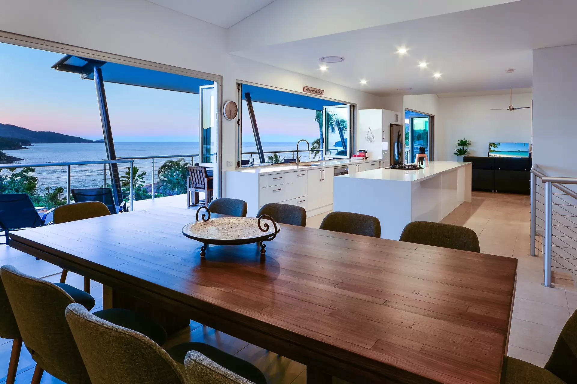 4/18 Whitsunday Boulevard, Hamilton Island Sold by Queensland Sotheby's International Realty - image 1