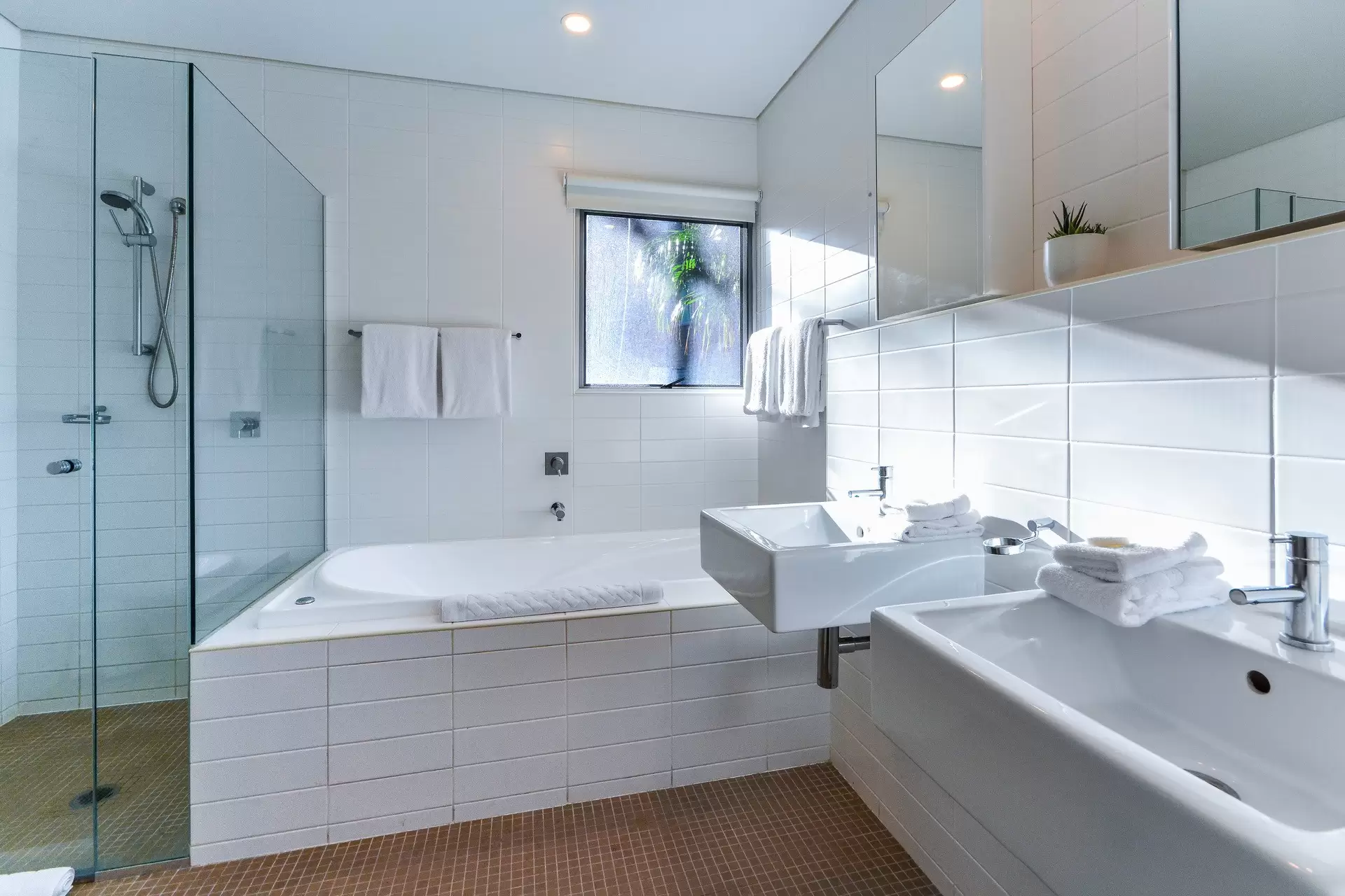 4/18 Whitsunday Boulevard, Hamilton Island Sold by Queensland Sotheby's International Realty - image 1
