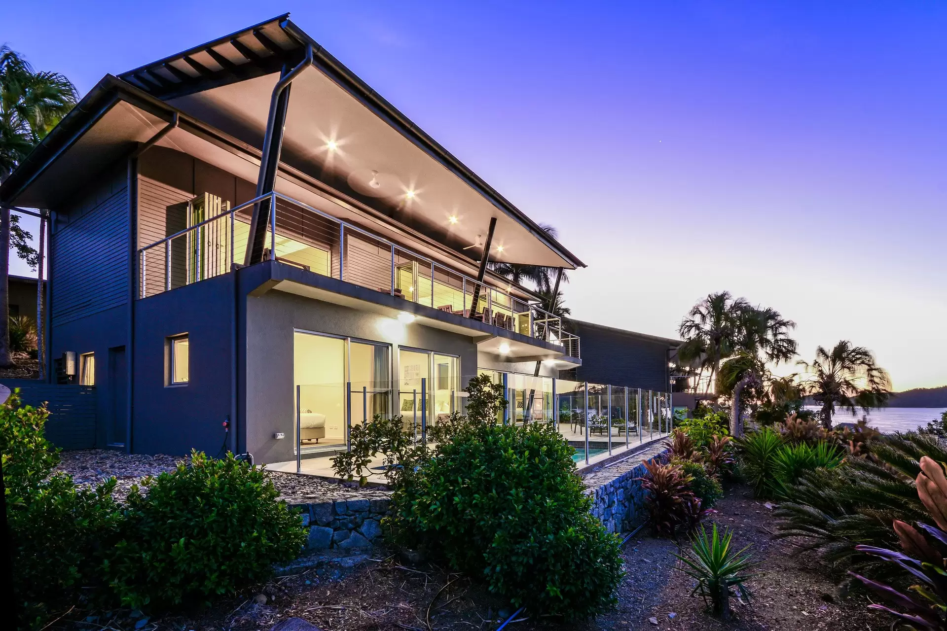 4/18 Whitsunday Boulevard, Hamilton Island Sold by  - image 1