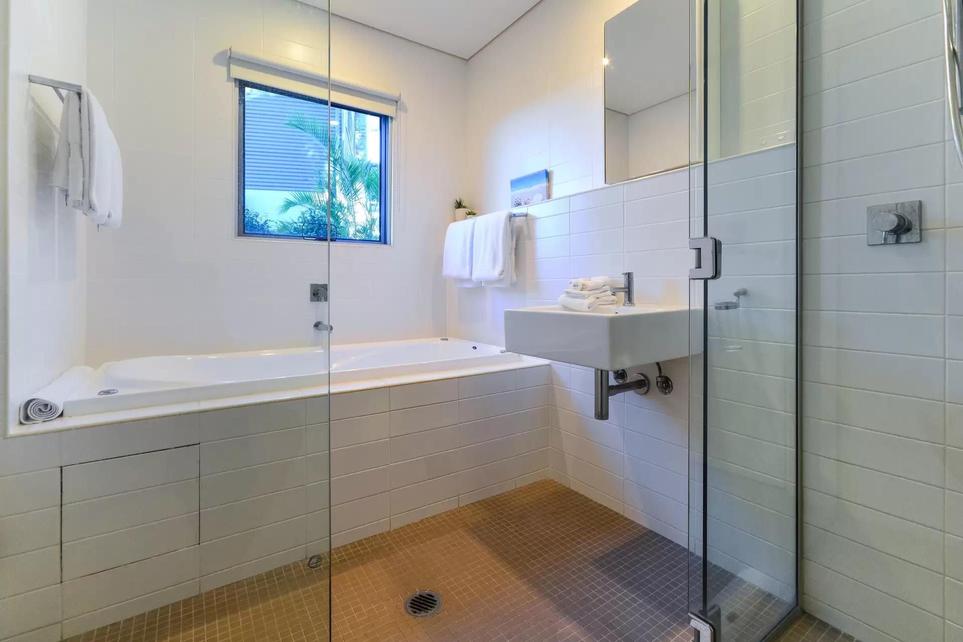 4/18 Whitsunday Boulevard, Hamilton Island Sold by Queensland Sotheby's International Realty - image 1